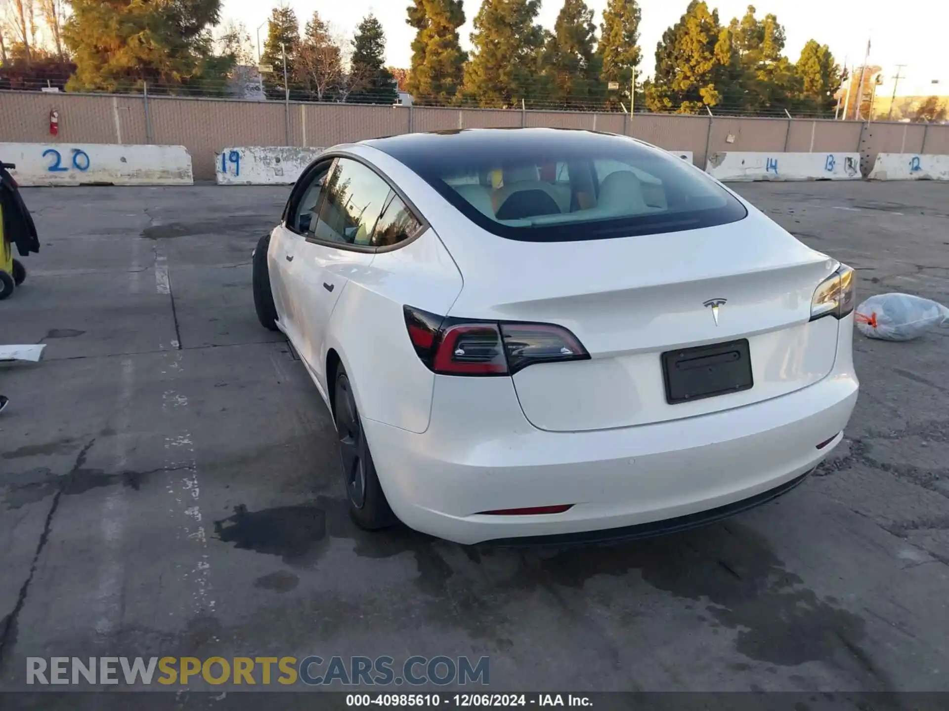 3 Photograph of a damaged car 5YJ3E1EA1MF093771 TESLA MODEL 3 2021