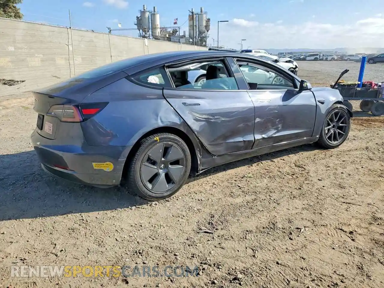 3 fotografías del automóvil dañado 5YJ3E1EA1MF940076 TESLA MODEL 3 2021