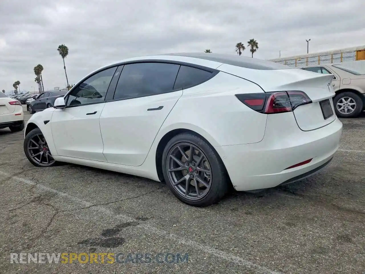 2 Photograph of a damaged car 5YJ3E1EA2MF002782 TESLA MODEL 3 2021