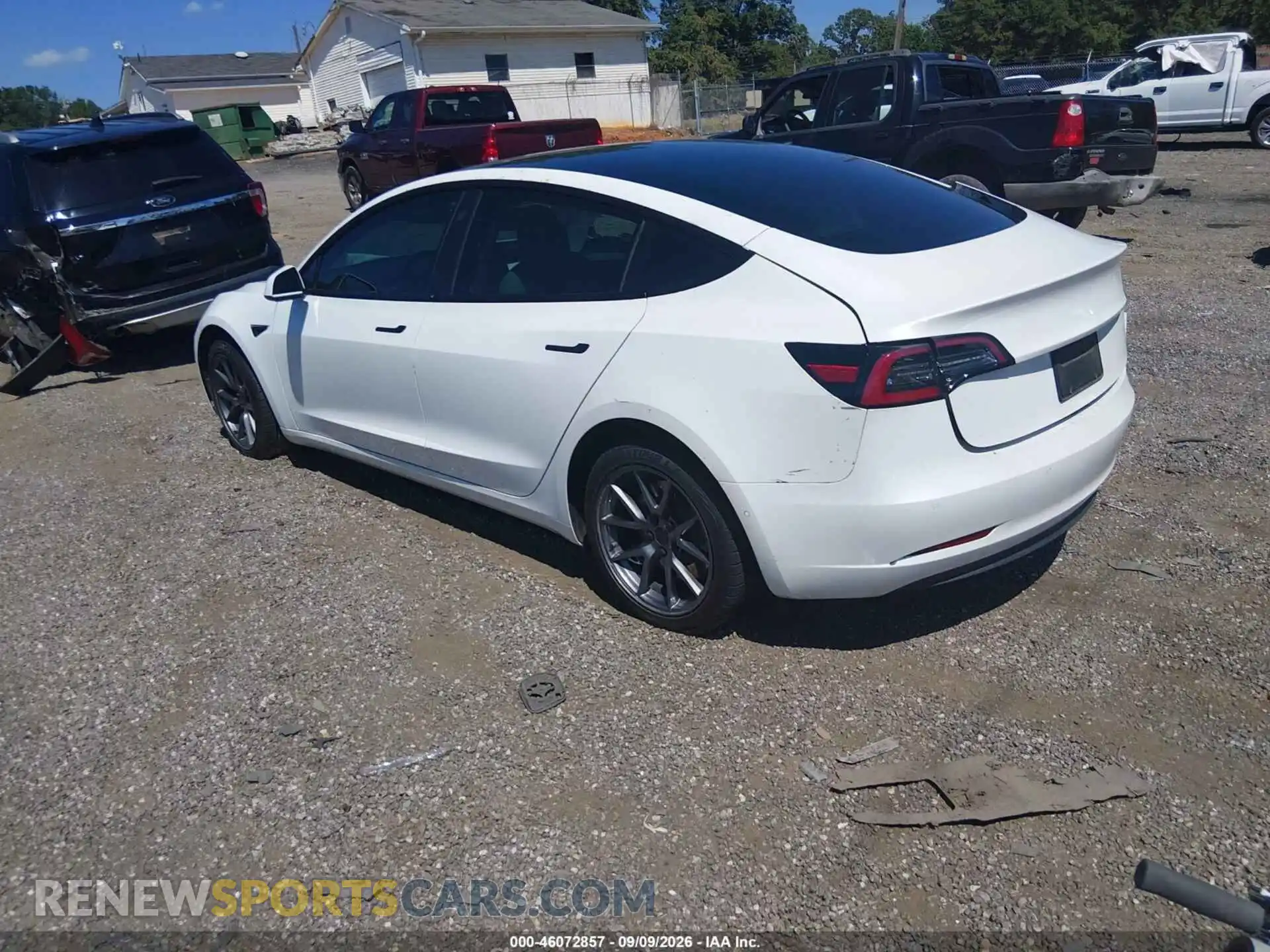 3 Photograph of a damaged car 5YJ3E1EA2MF047253 TESLA MODEL 3 2021