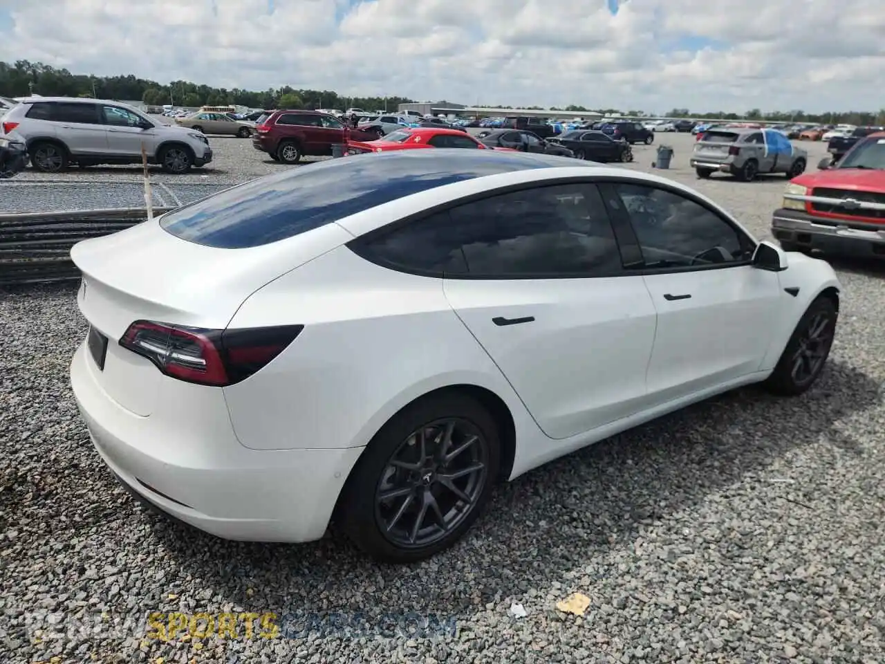 3 Photograph of a damaged car 5YJ3E1EA2MF086781 TESLA MODEL 3 2021
