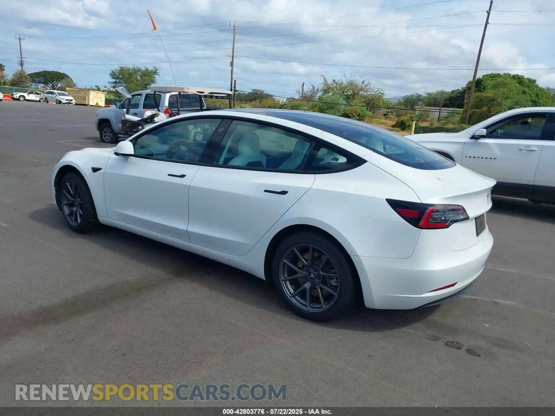 3 Photograph of a damaged car 5YJ3E1EA2MF100789 TESLA MODEL 3 2021