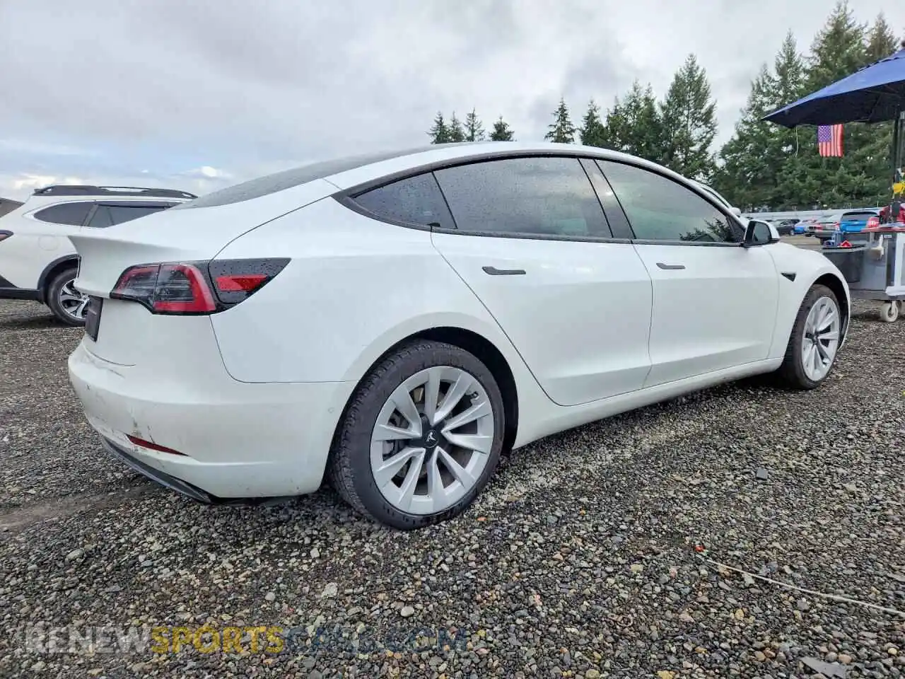 3 Photograph of a damaged car 5YJ3E1EA2MF100971 TESLA MODEL 3 2021