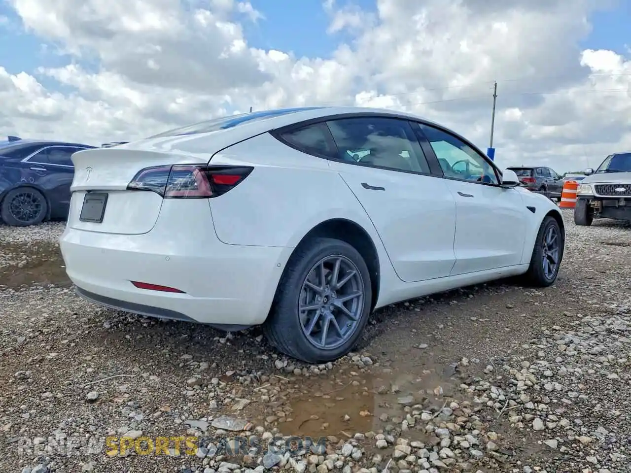 3 Photograph of a damaged car 5YJ3E1EA2MF854226 TESLA MODEL 3 2021
