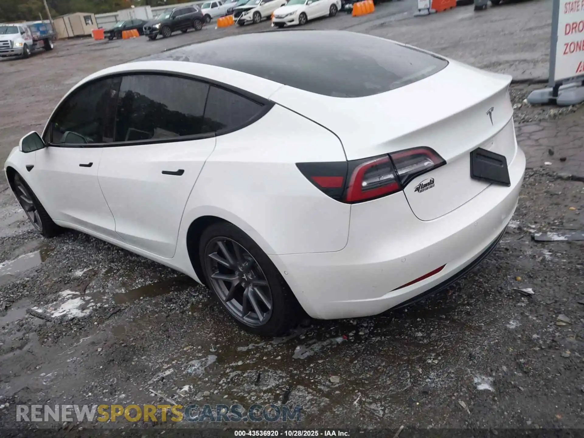 3 Photograph of a damaged car 5YJ3E1EA2MF913341 TESLA MODEL 3 2021