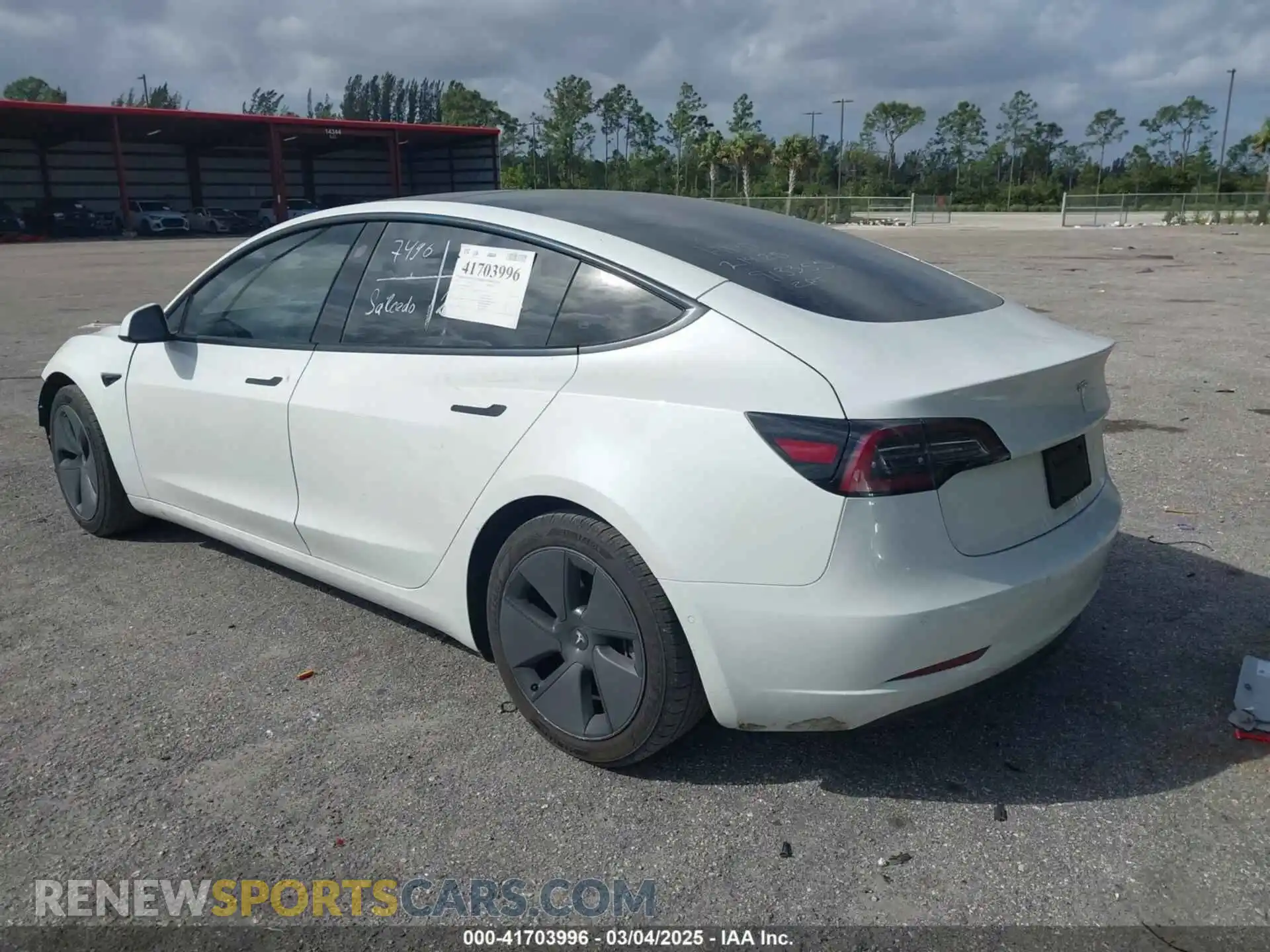3 Photograph of a damaged car 5YJ3E1EA2MF913355 TESLA MODEL 3 2021