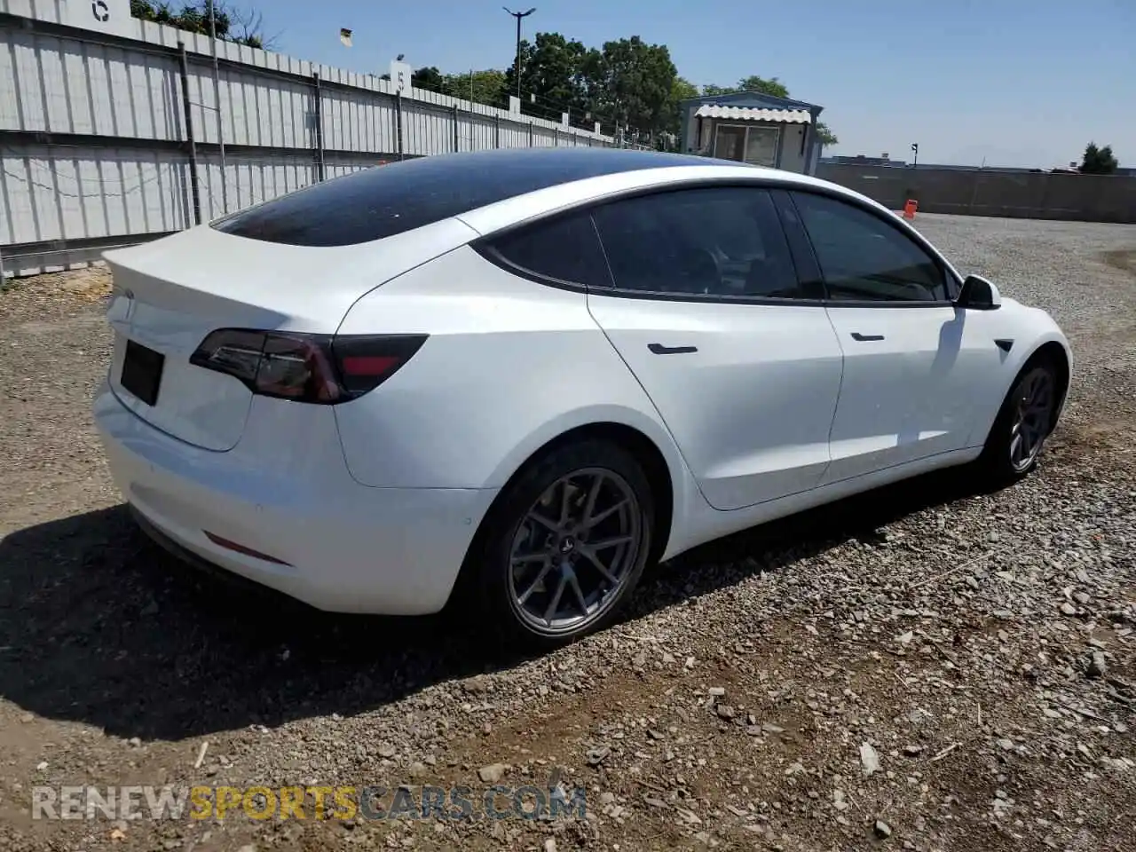 3 Photograph of a damaged car 5YJ3E1EA2MF922394 TESLA MODEL 3 2021