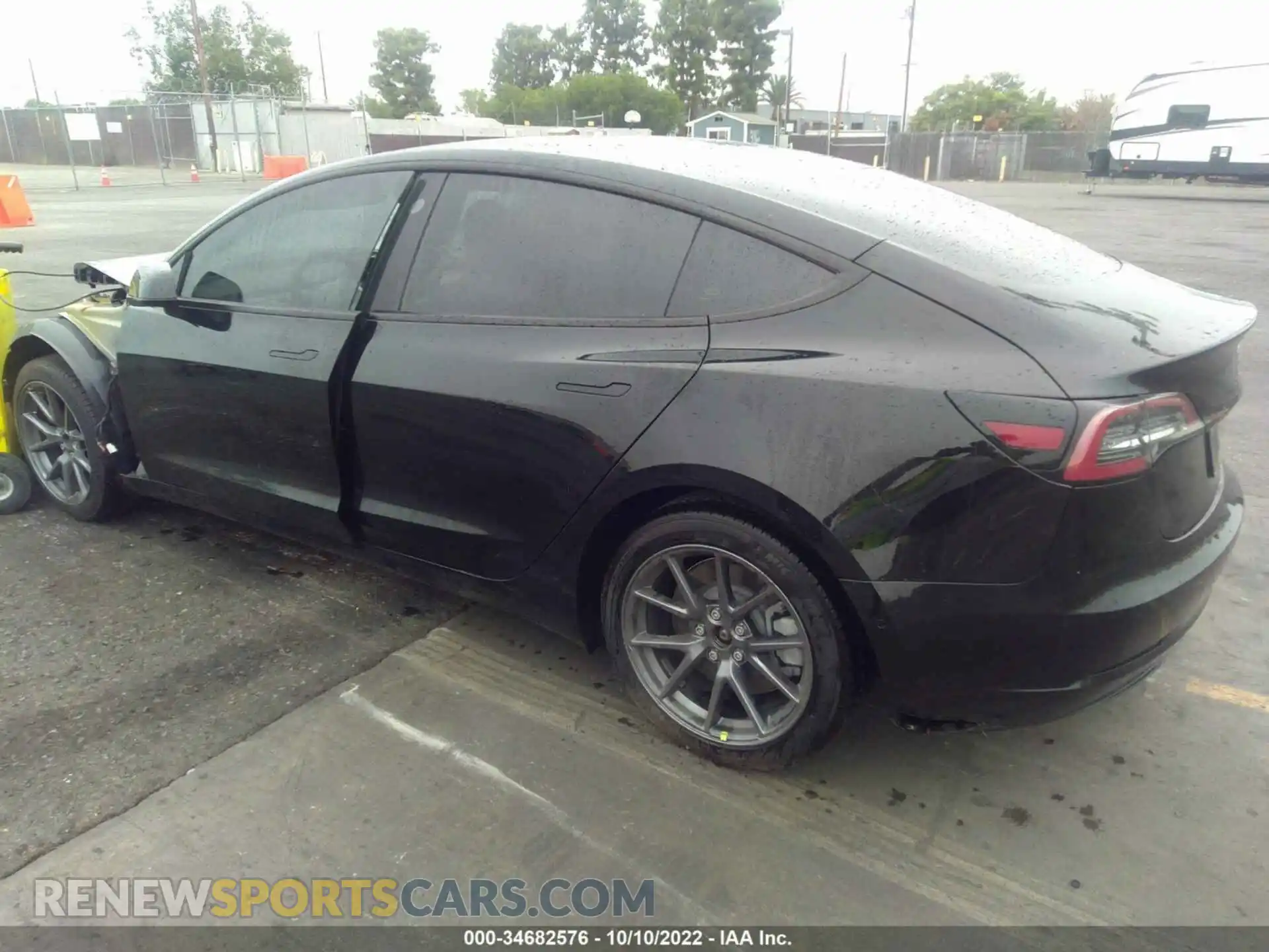 3 Photograph of a damaged car 5YJ3E1EA2MF943018 TESLA MODEL 3 2021