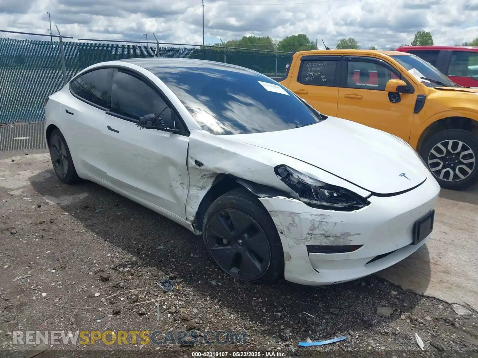 1 Photograph of a damaged car 5YJ3E1EA3MF060027 TESLA MODEL 3 2021