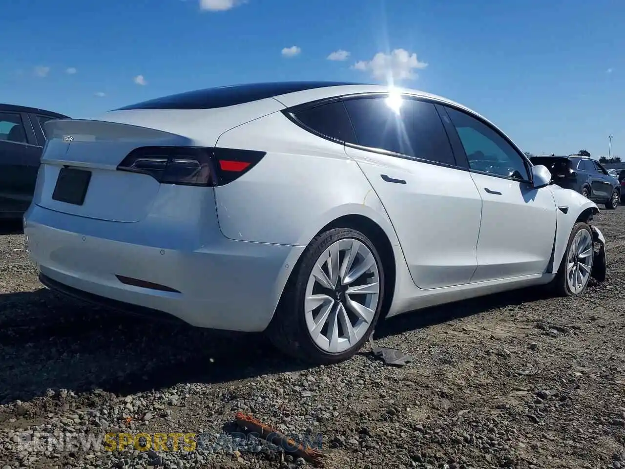 3 Photograph of a damaged car 5YJ3E1EA3MF069049 TESLA MODEL 3 2021