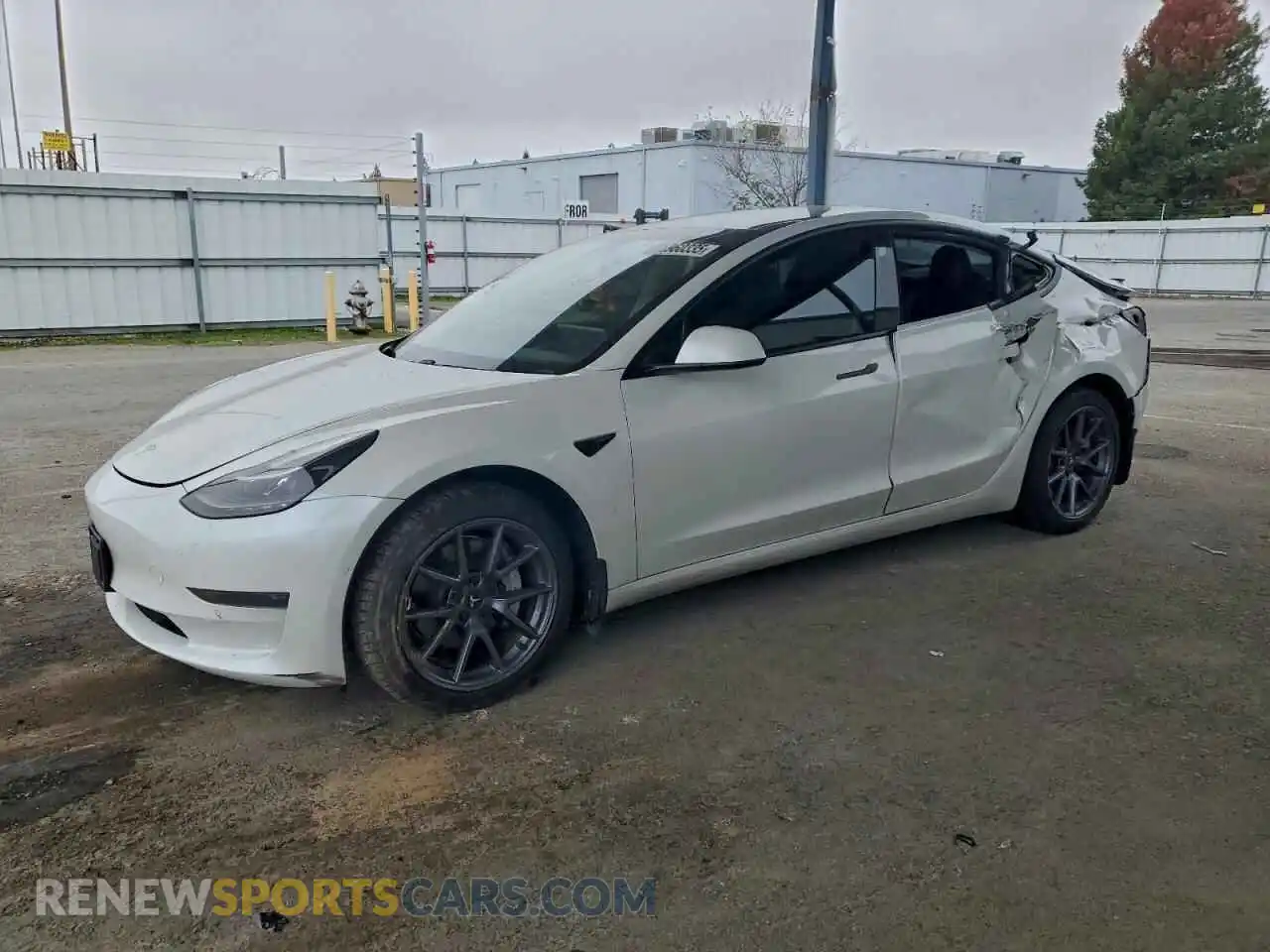 1 Photograph of a damaged car 5YJ3E1EA3MF872220 TESLA MODEL 3 2021