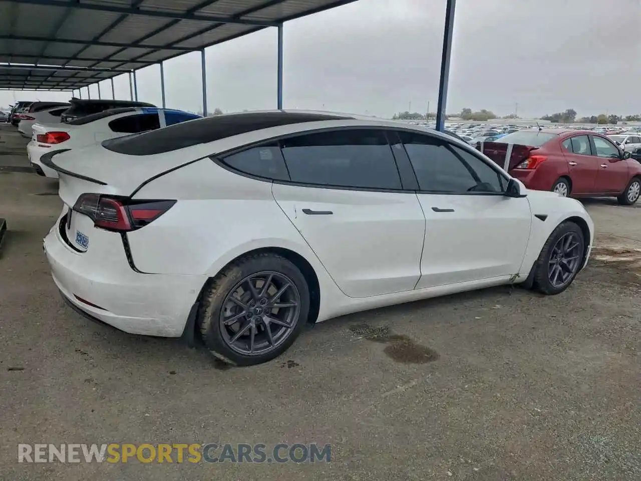 3 Photograph of a damaged car 5YJ3E1EA3MF872220 TESLA MODEL 3 2021