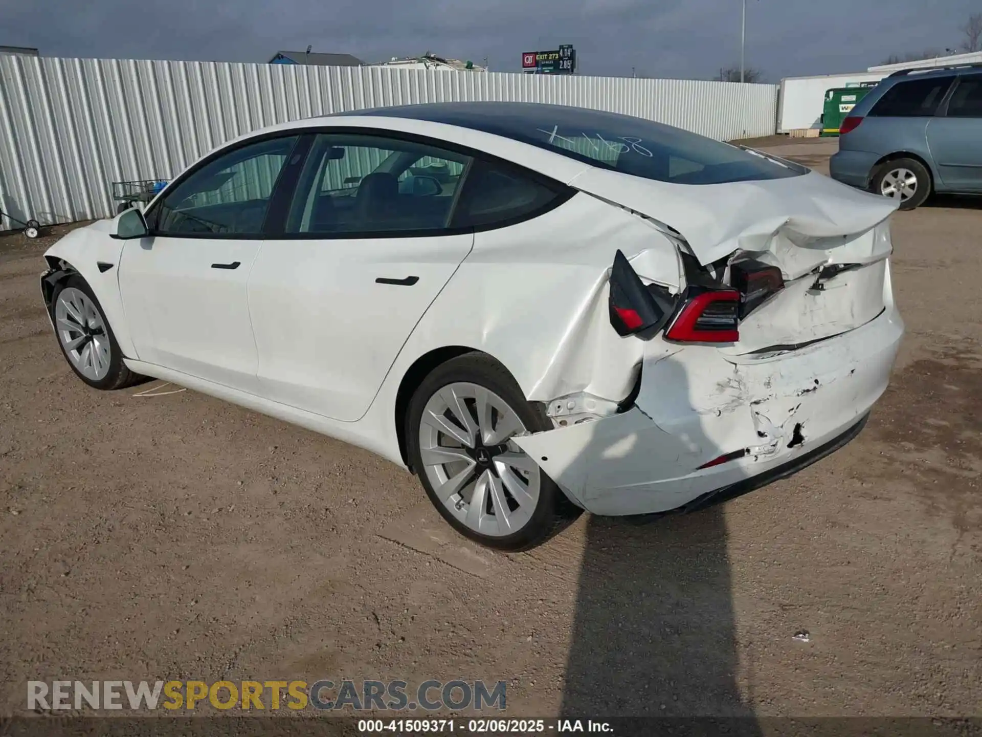 3 Photograph of a damaged car 5YJ3E1EA3MF920833 TESLA MODEL 3 2021