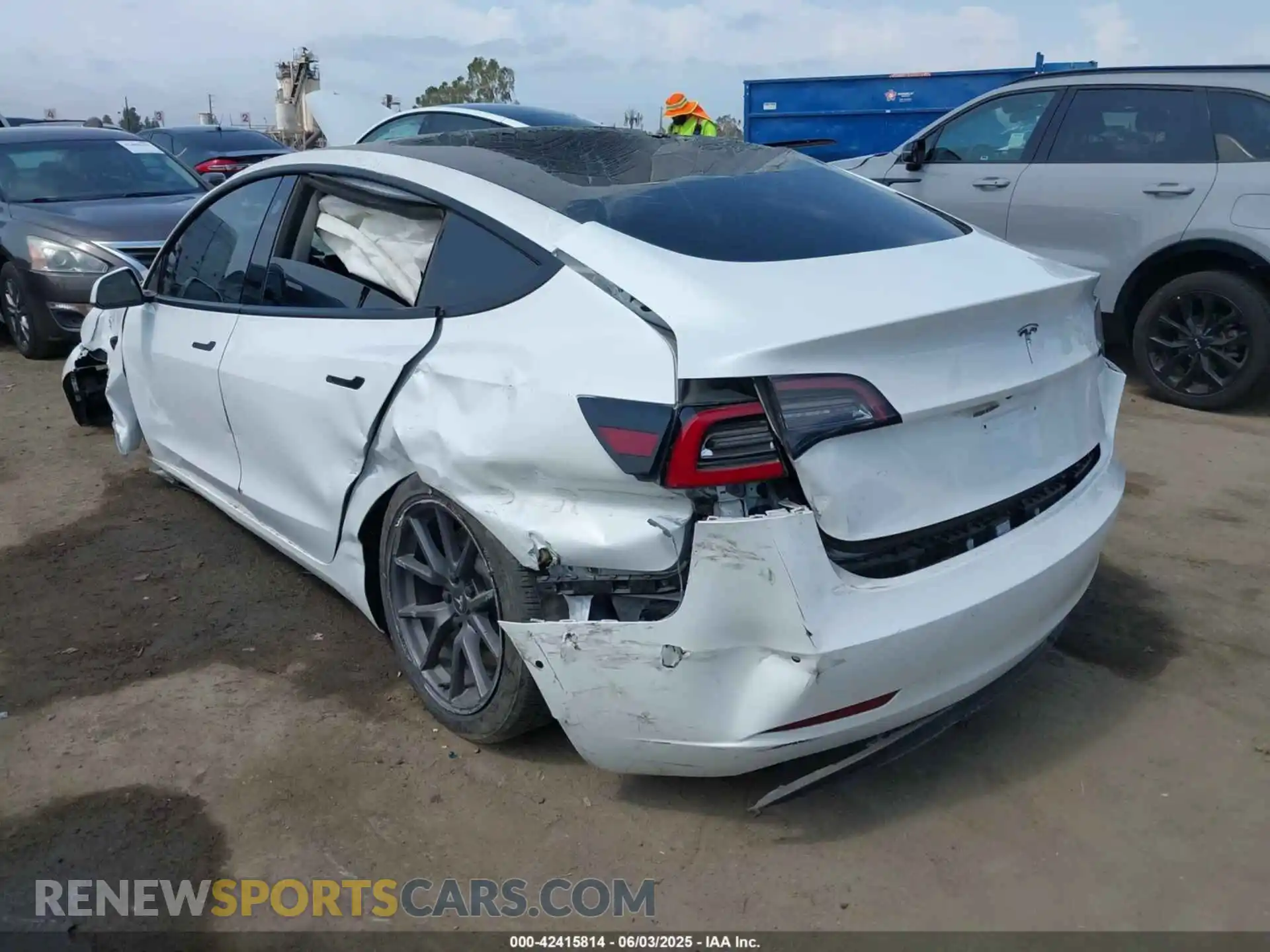 3 Photograph of a damaged car 5YJ3E1EA3MF921206 TESLA MODEL 3 2021