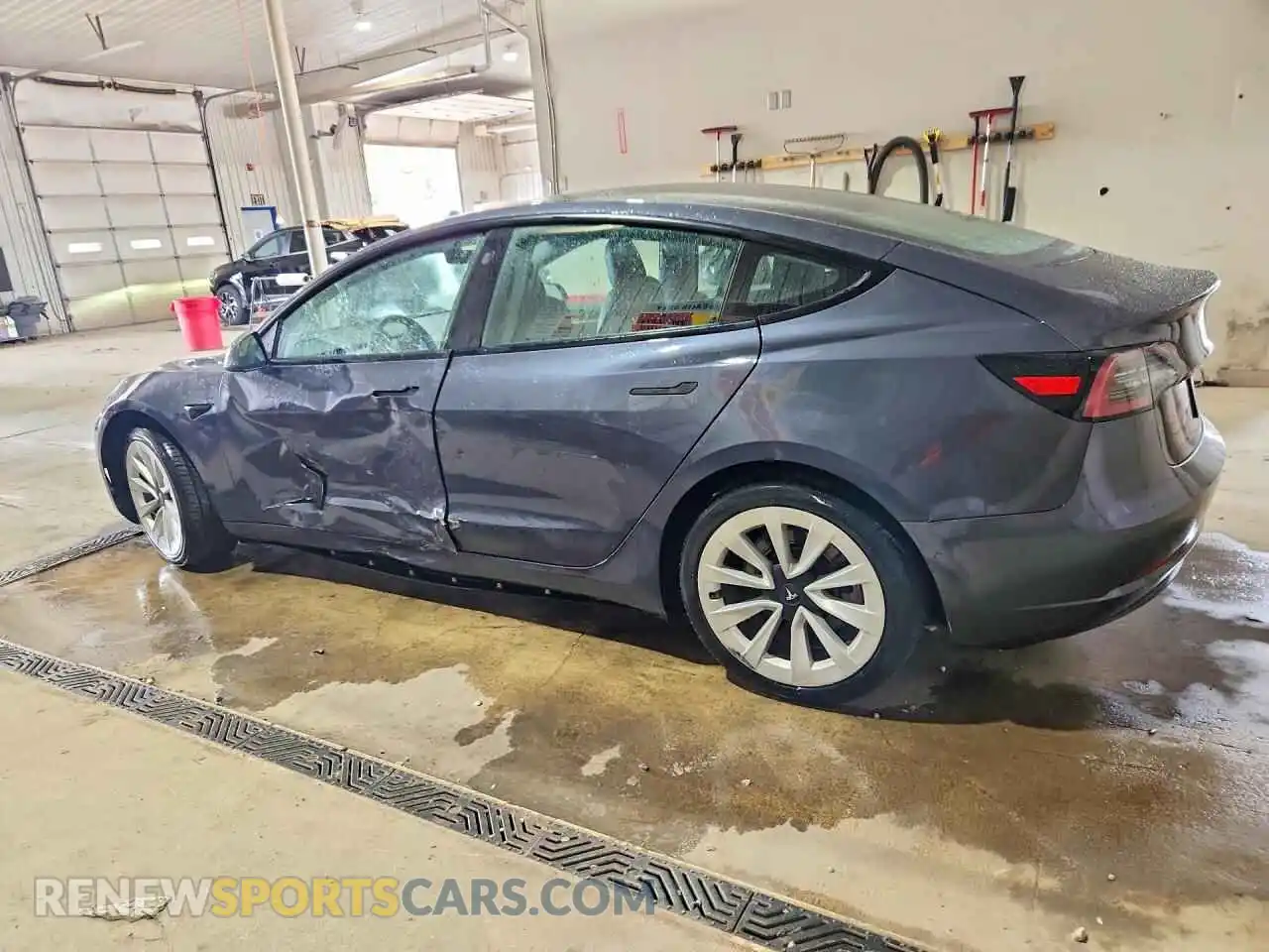2 Photograph of a damaged car 5YJ3E1EA4MF062272 TESLA MODEL 3 2021