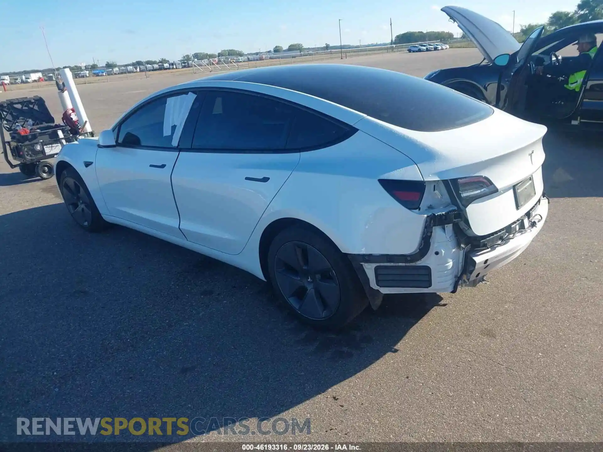 3 Photograph of a damaged car 5YJ3E1EA4MF084093 TESLA MODEL 3 2021