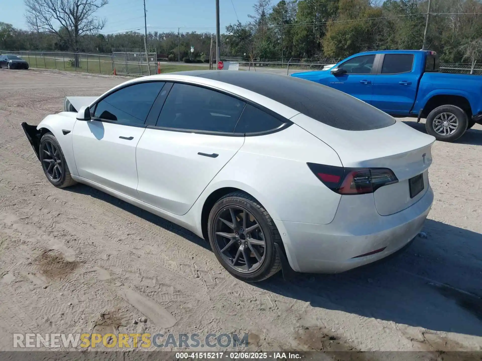 3 Photograph of a damaged car 5YJ3E1EA5MF082417 TESLA MODEL 3 2021