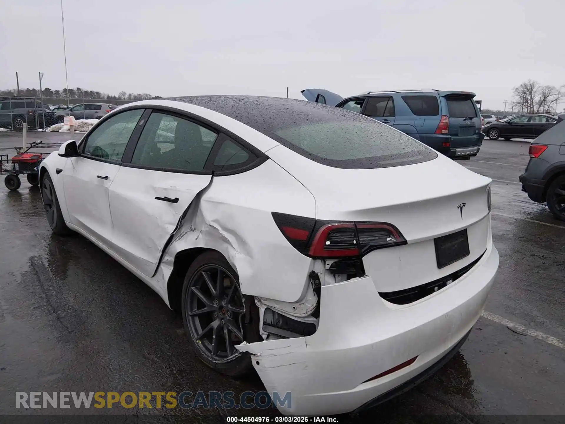 3 Photograph of a damaged car 5YJ3E1EA5MF085298 TESLA MODEL 3 2021