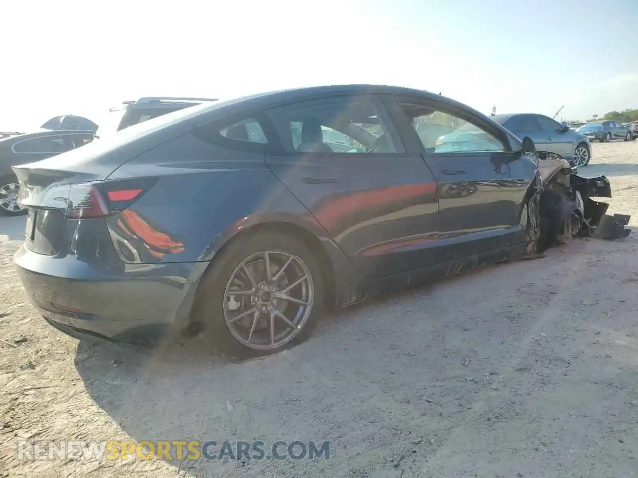3 Photograph of a damaged car 5YJ3E1EA5MF090808 TESLA MODEL 3 2021