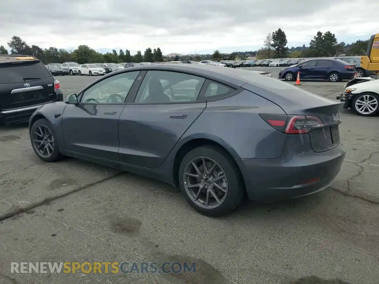 2 Photograph of a damaged car 5YJ3E1EA5MF877791 TESLA MODEL 3 2021