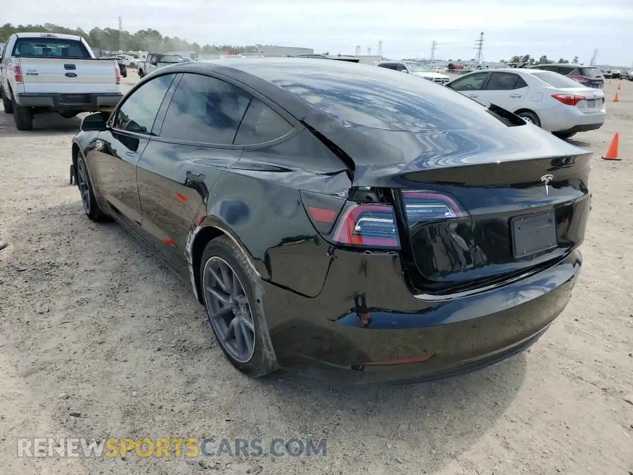 3 Photograph of a damaged car 5YJ3E1EA5MF911664 TESLA MODEL 3 2021