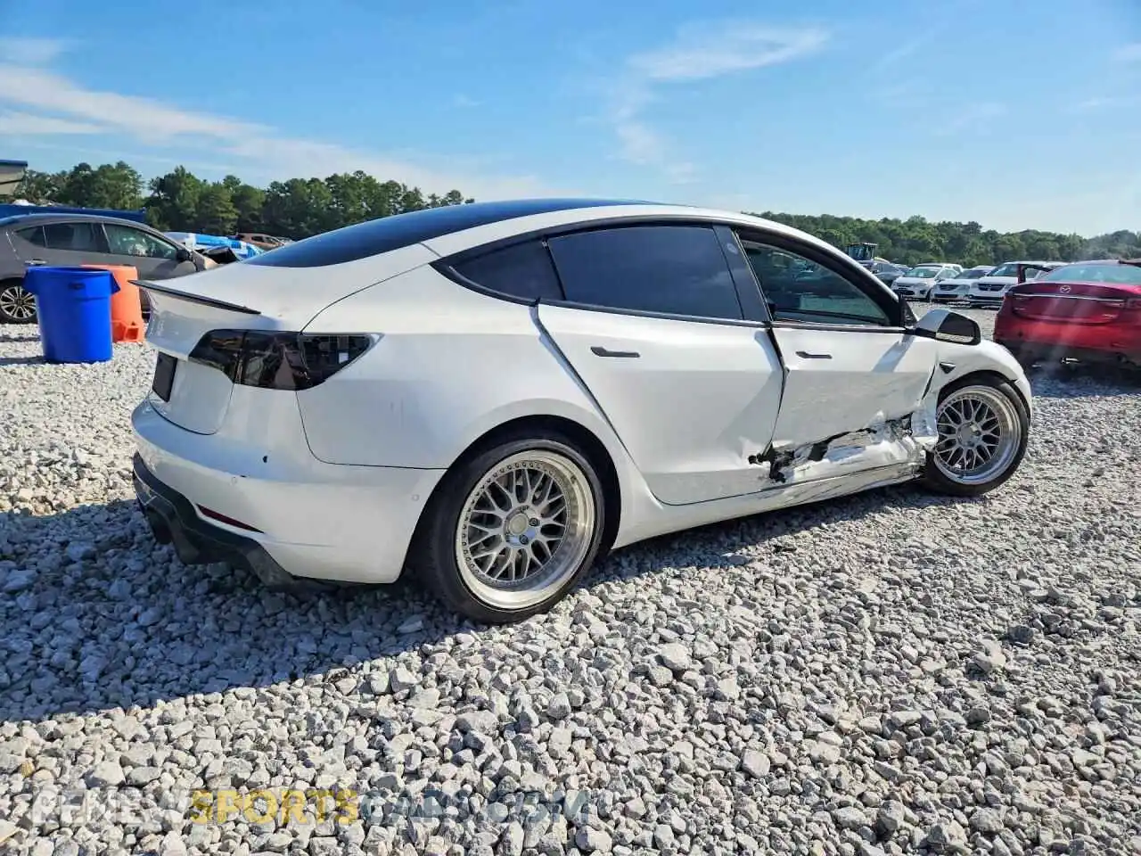 3 Photograph of a damaged car 5YJ3E1EA5MF978104 TESLA MODEL 3 2021