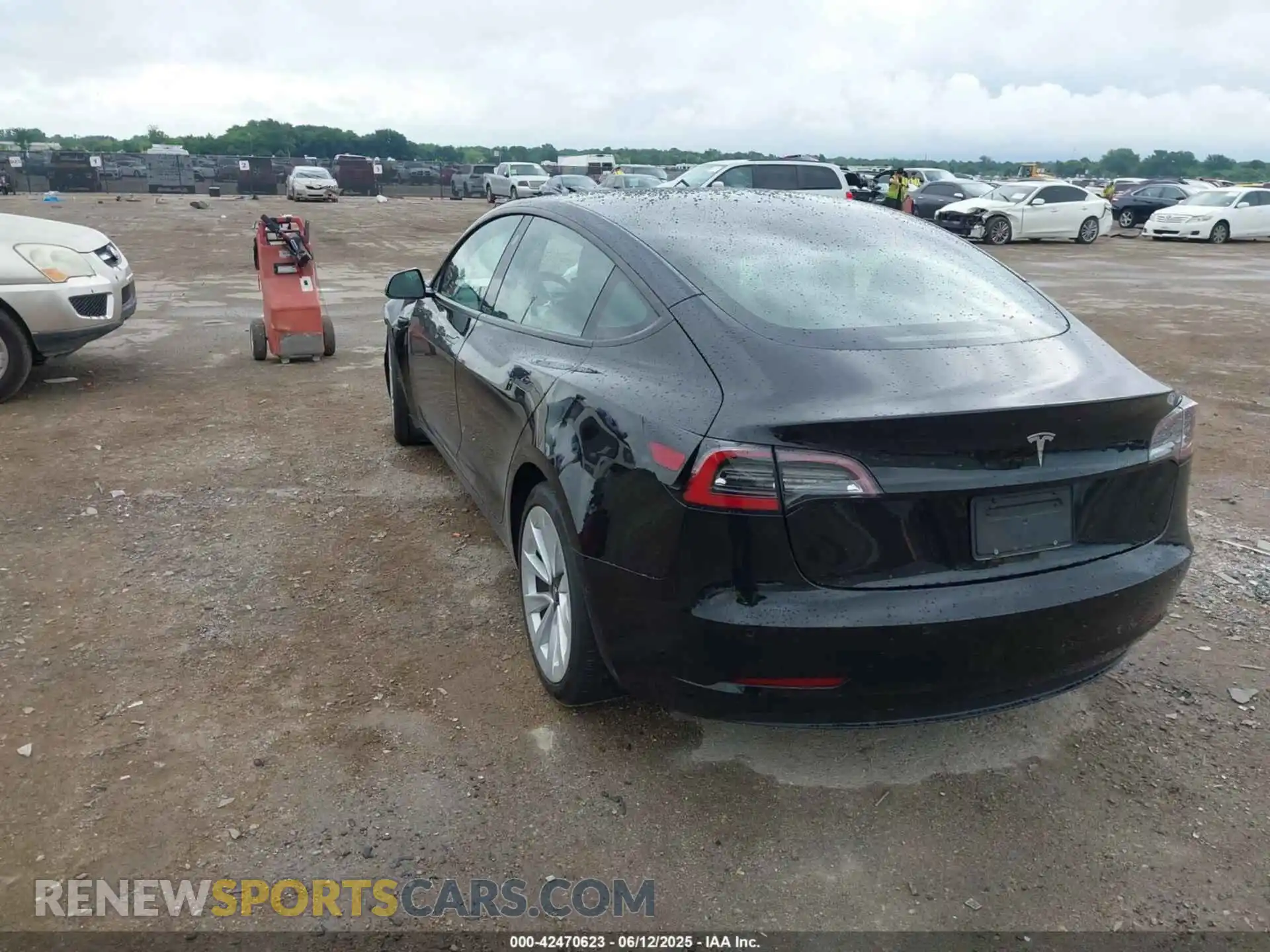 3 Photograph of a damaged car 5YJ3E1EA6MF028124 TESLA MODEL 3 2021