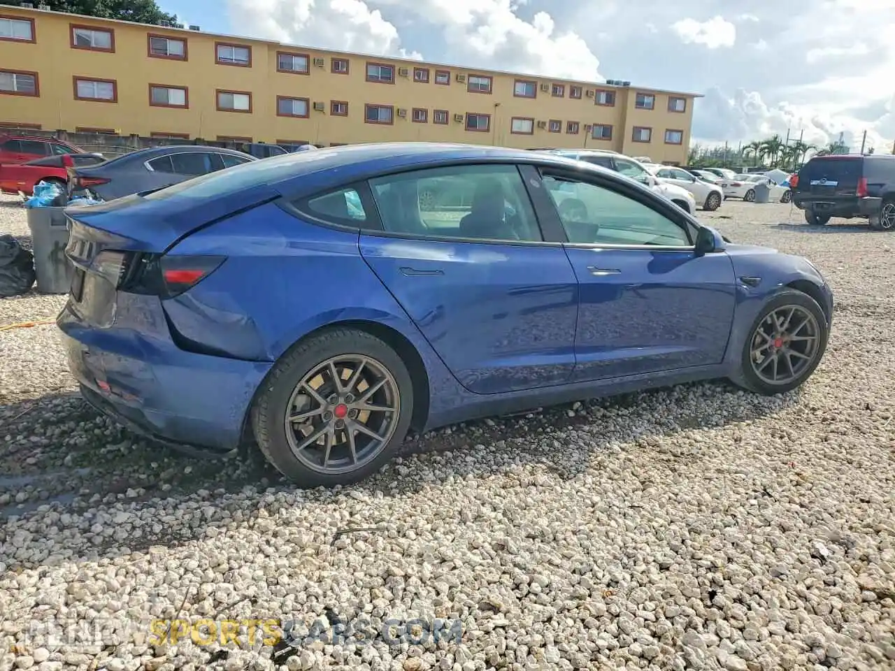 3 Photograph of a damaged car 5YJ3E1EA6MF048129 TESLA MODEL 3 2021