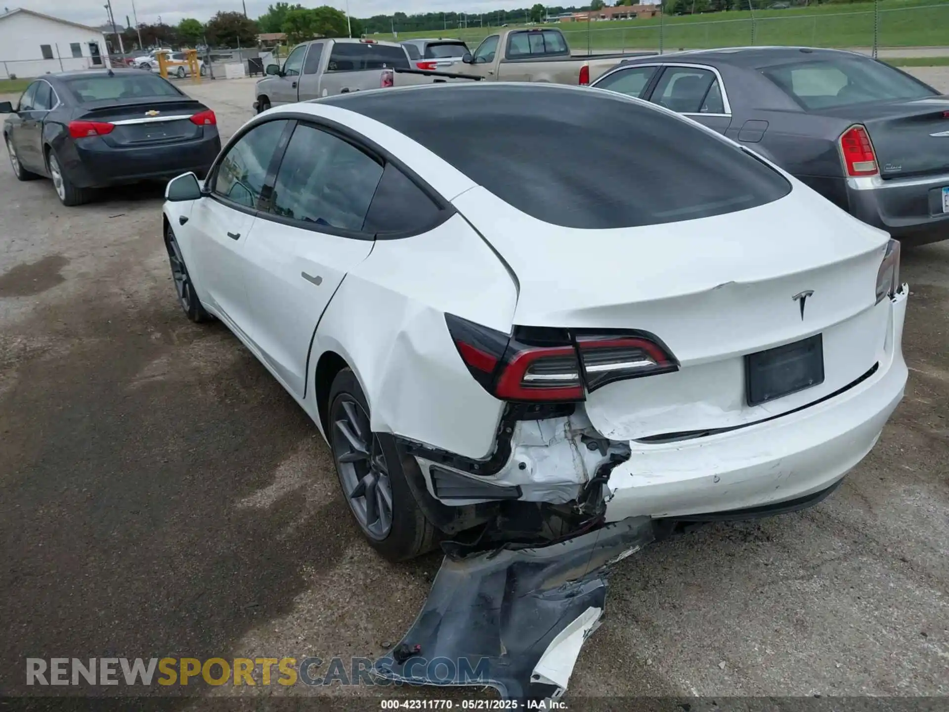 3 Photograph of a damaged car 5YJ3E1EA7MF042291 TESLA MODEL 3 2021