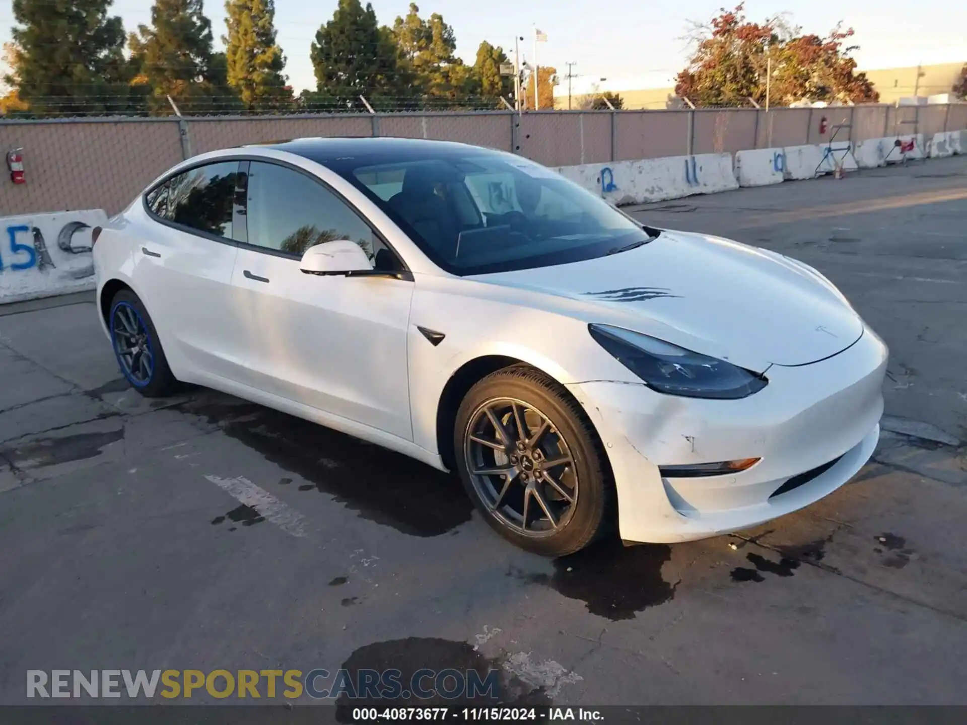 1 Photograph of a damaged car 5YJ3E1EA7MF929678 TESLA MODEL 3 2021