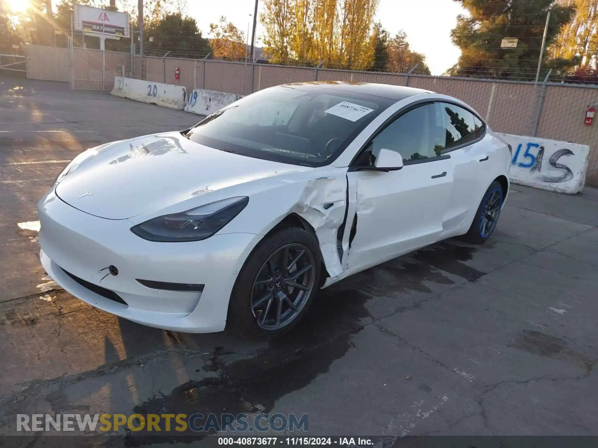 2 Photograph of a damaged car 5YJ3E1EA7MF929678 TESLA MODEL 3 2021
