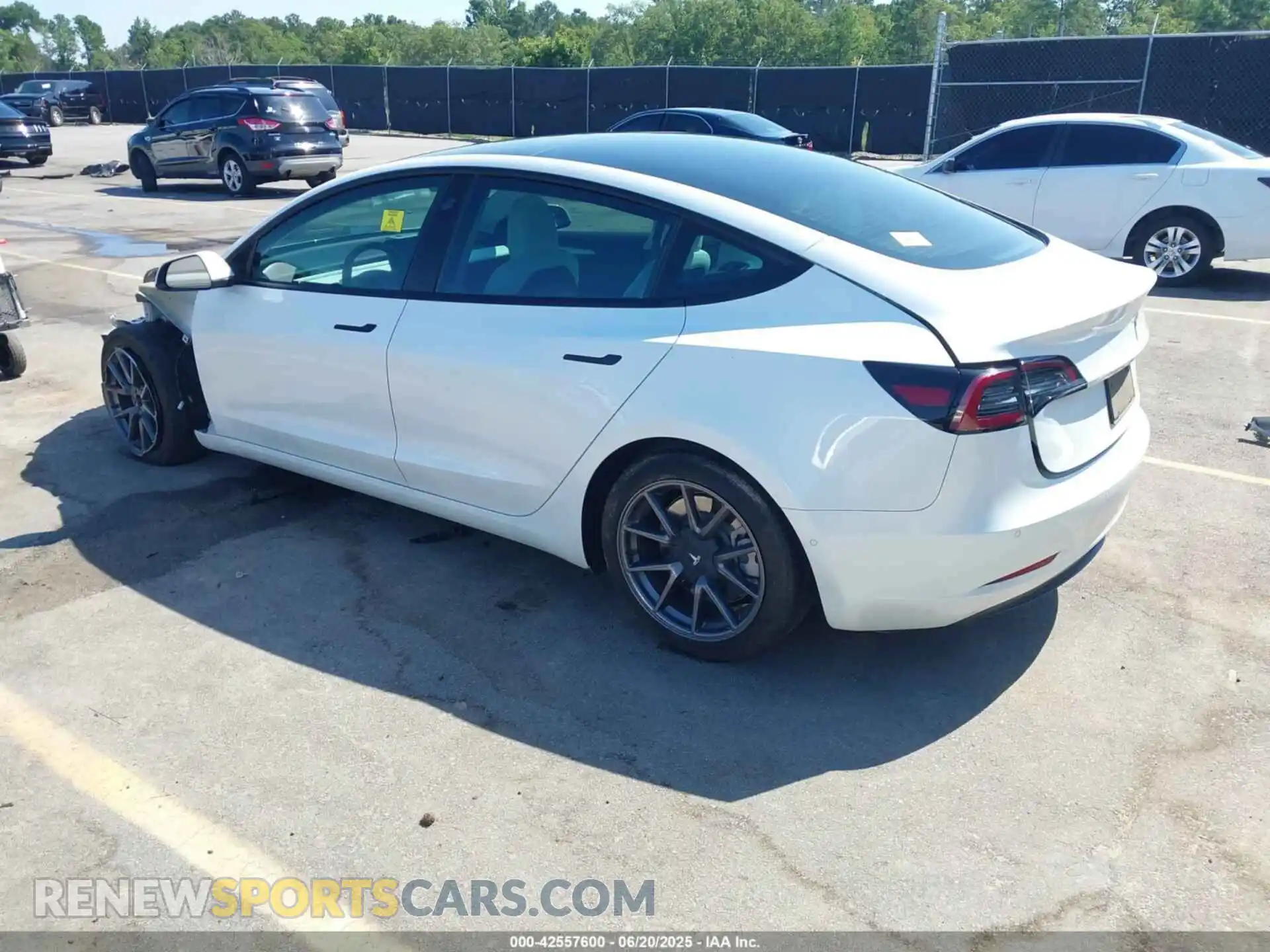 3 Photograph of a damaged car 5YJ3E1EA8MF018338 TESLA MODEL 3 2021