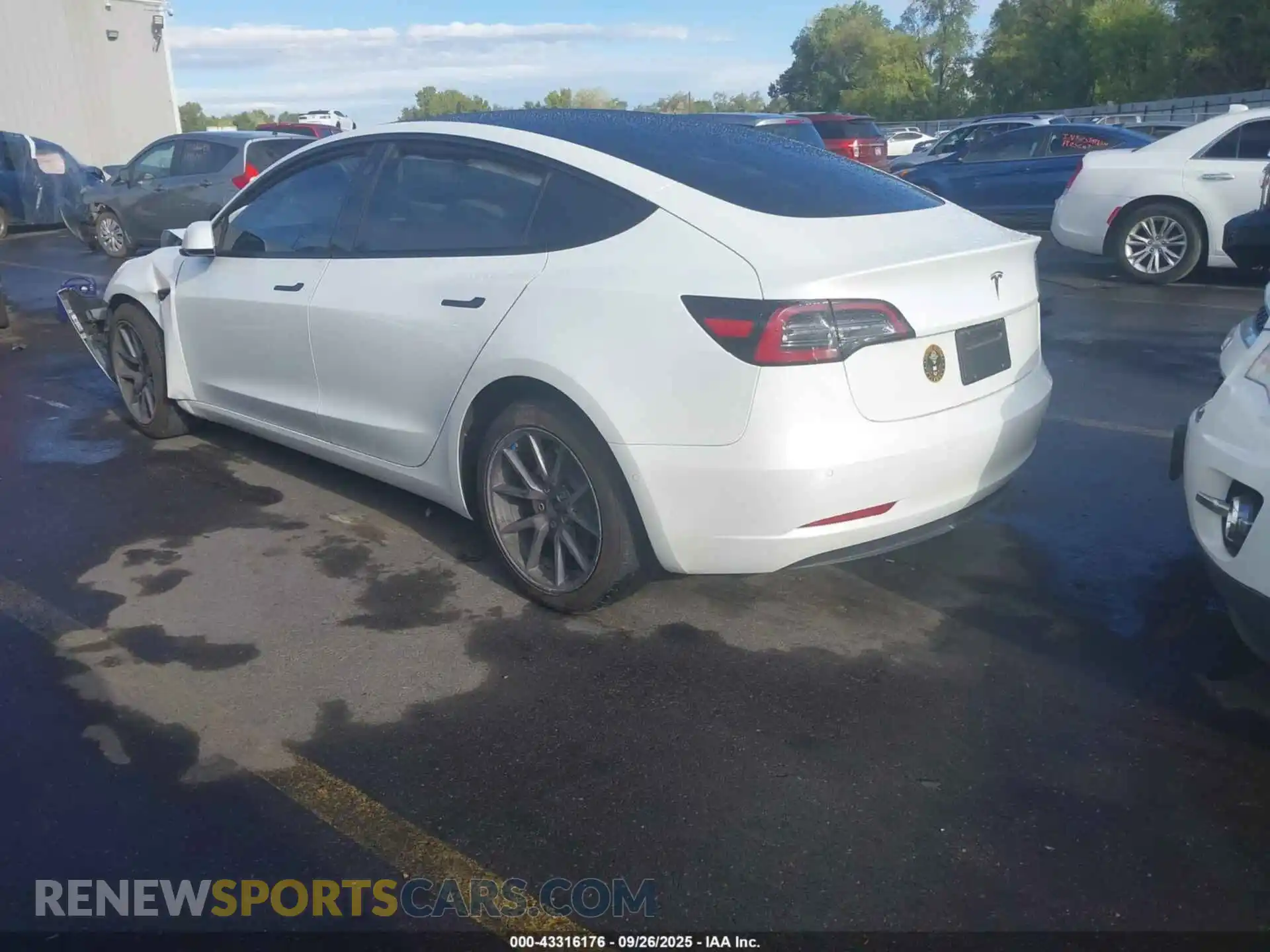 3 Photograph of a damaged car 5YJ3E1EA8MF045667 TESLA MODEL 3 2021