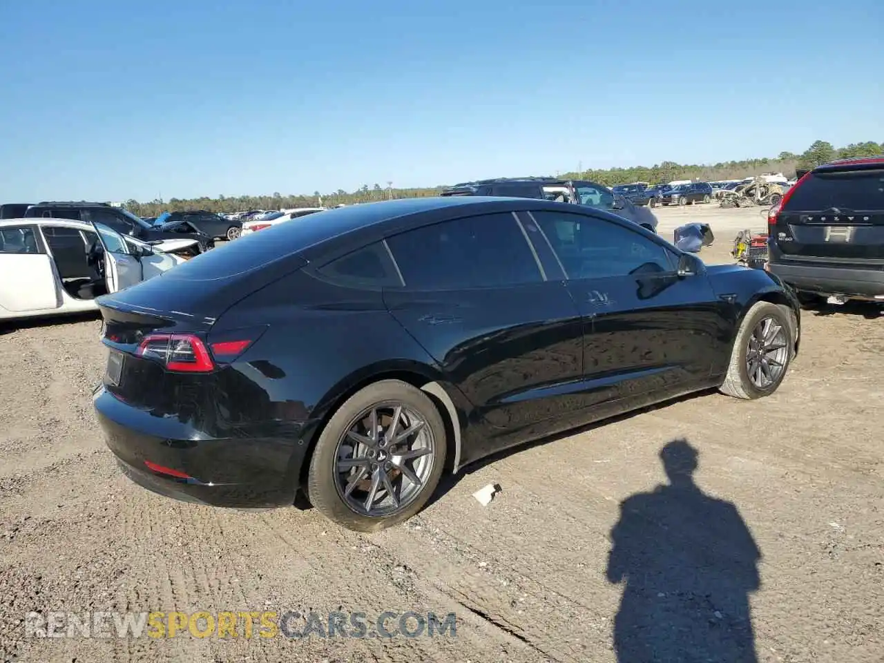 3 Photograph of a damaged car 5YJ3E1EA8MF092813 TESLA MODEL 3 2021