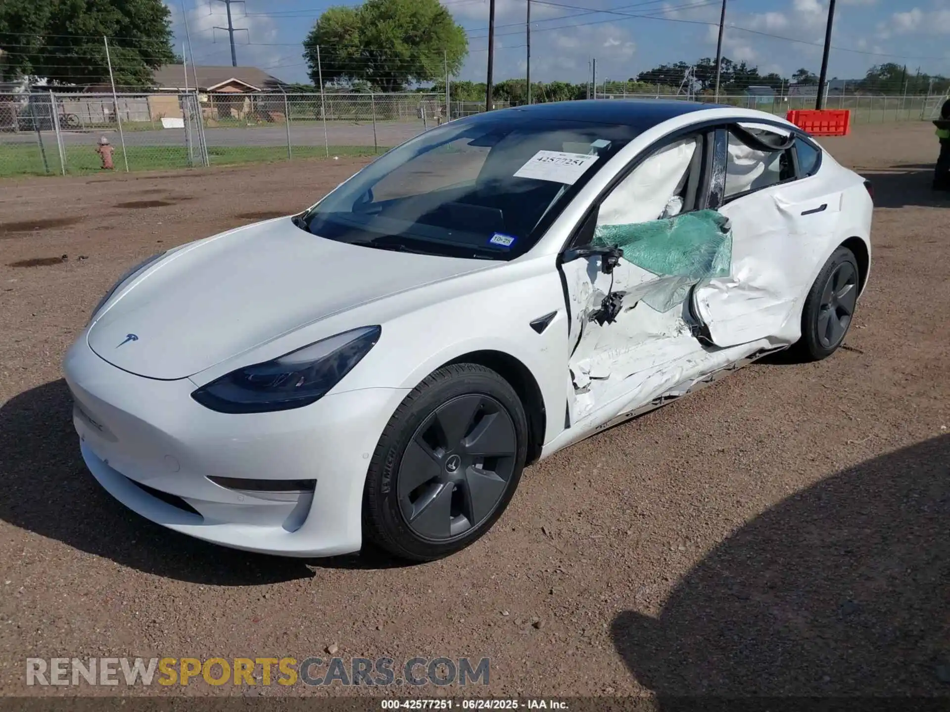 2 Photograph of a damaged car 5YJ3E1EA8MF100649 TESLA MODEL 3 2021