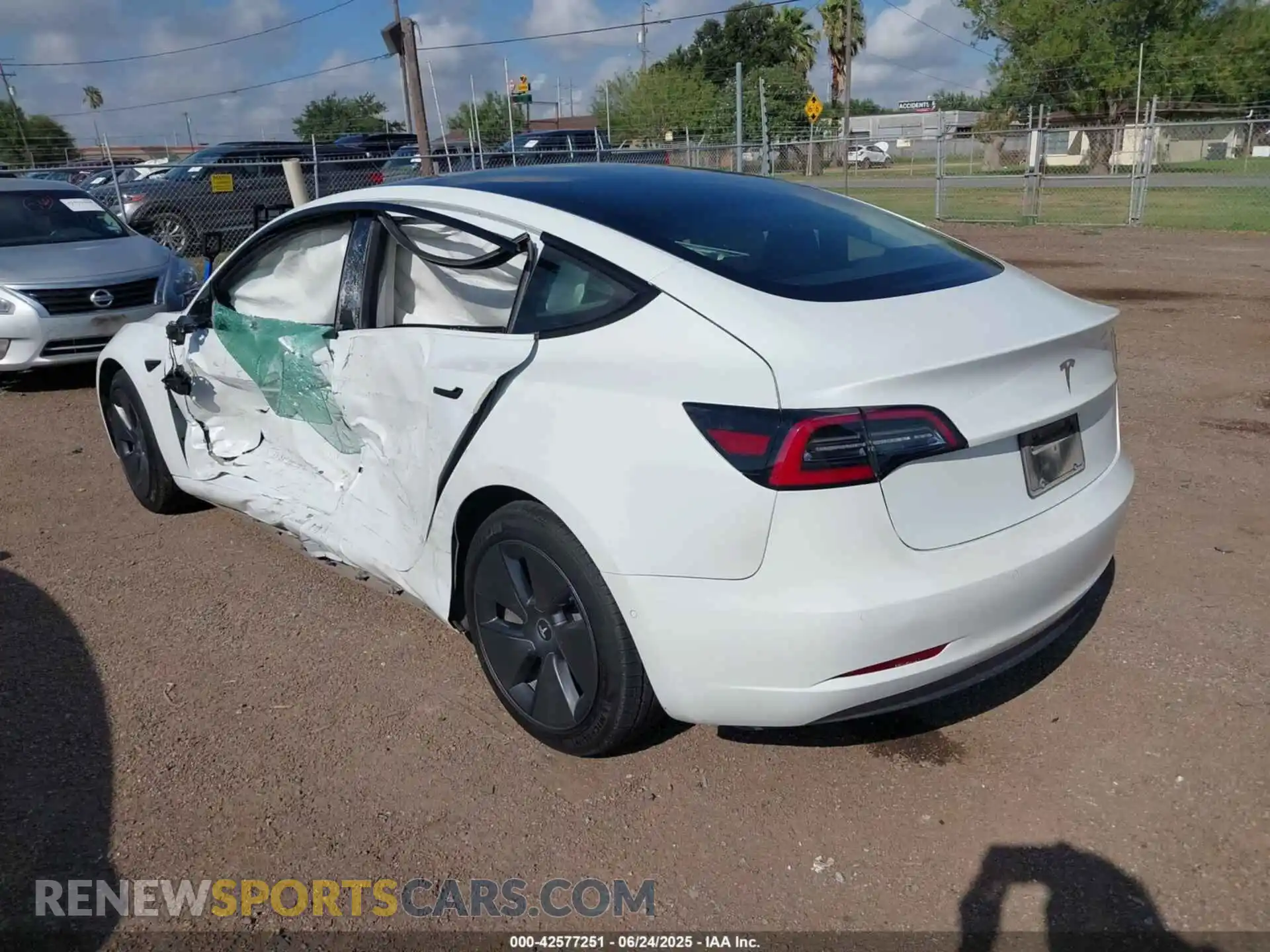 3 Photograph of a damaged car 5YJ3E1EA8MF100649 TESLA MODEL 3 2021