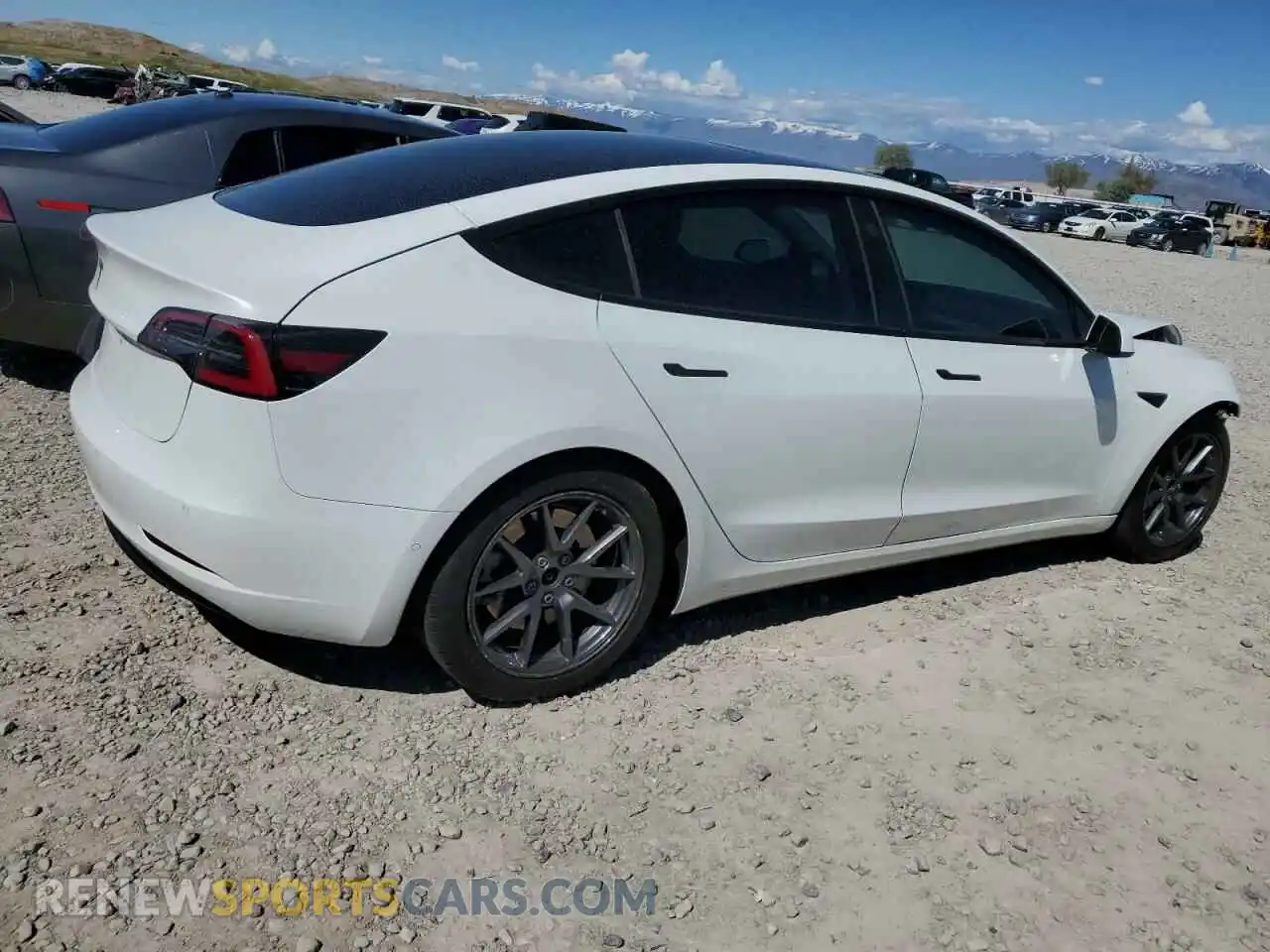 3 Photograph of a damaged car 5YJ3E1EA8MF922416 TESLA MODEL 3 2021