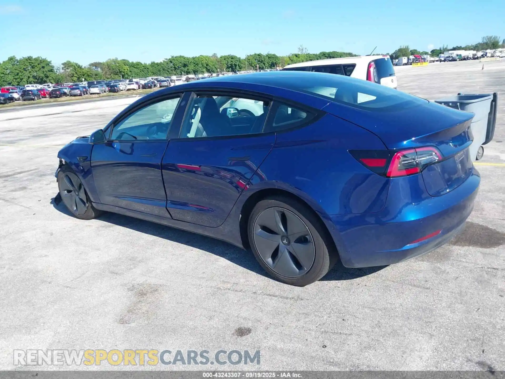 3 Photograph of a damaged car 5YJ3E1EA9MF097969 TESLA MODEL 3 2021