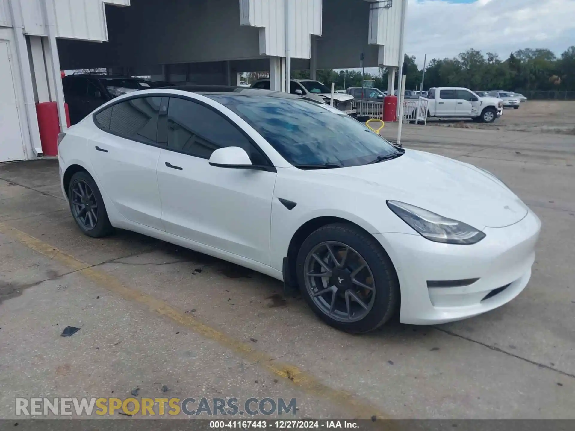 1 Photograph of a damaged car 5YJ3E1EA9MF861058 TESLA MODEL 3 2021