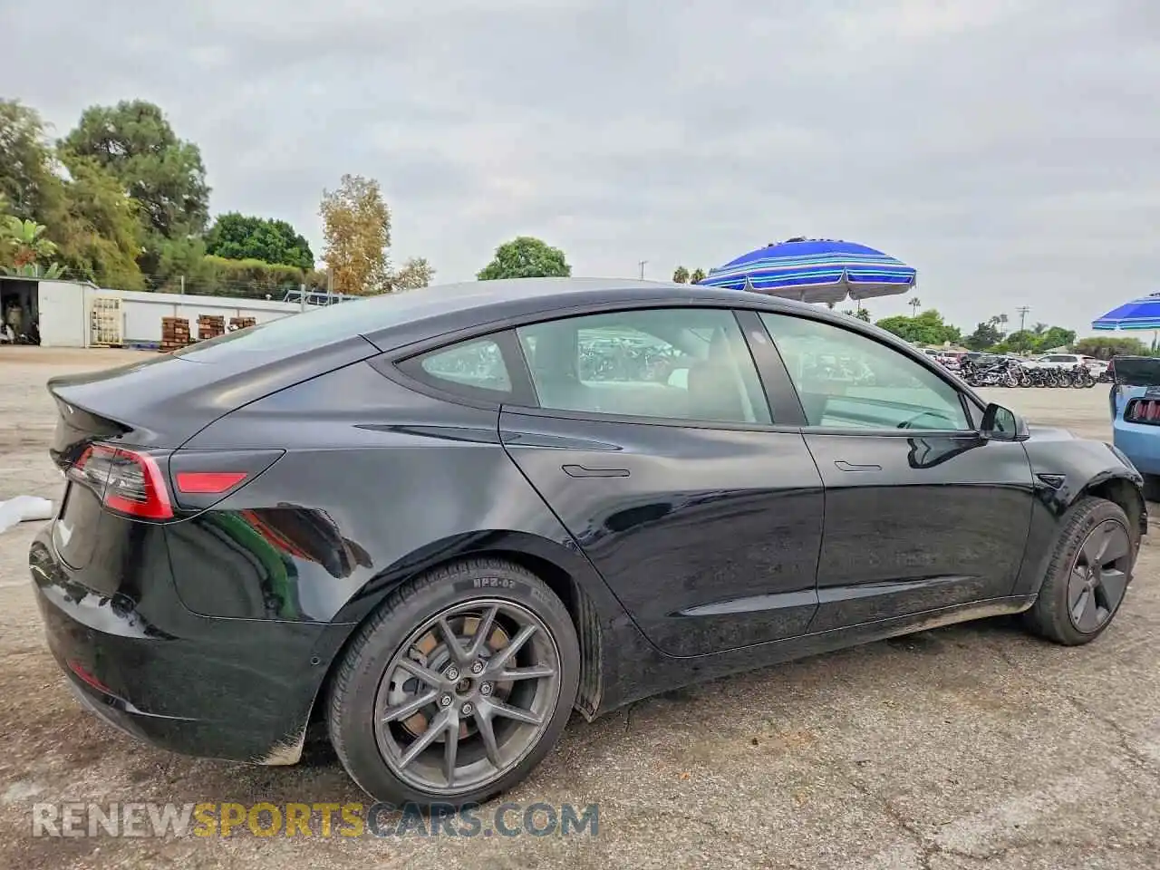 3 Photograph of a damaged car 5YJ3E1EA9MF940052 TESLA MODEL 3 2021