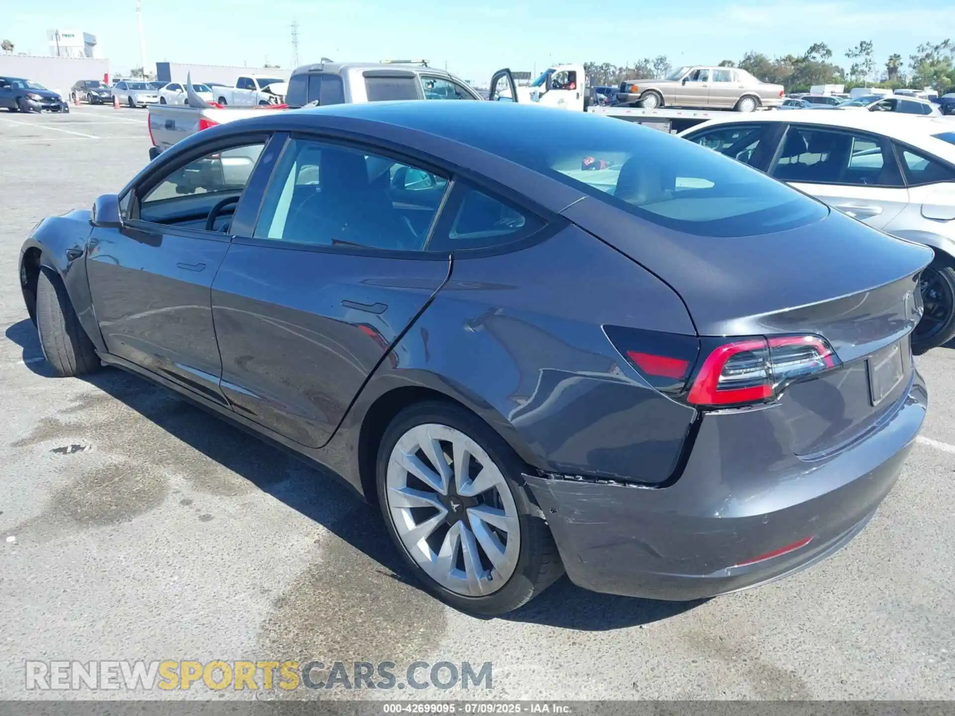 3 Photograph of a damaged car 5YJ3E1EAXMF064463 TESLA MODEL 3 2021