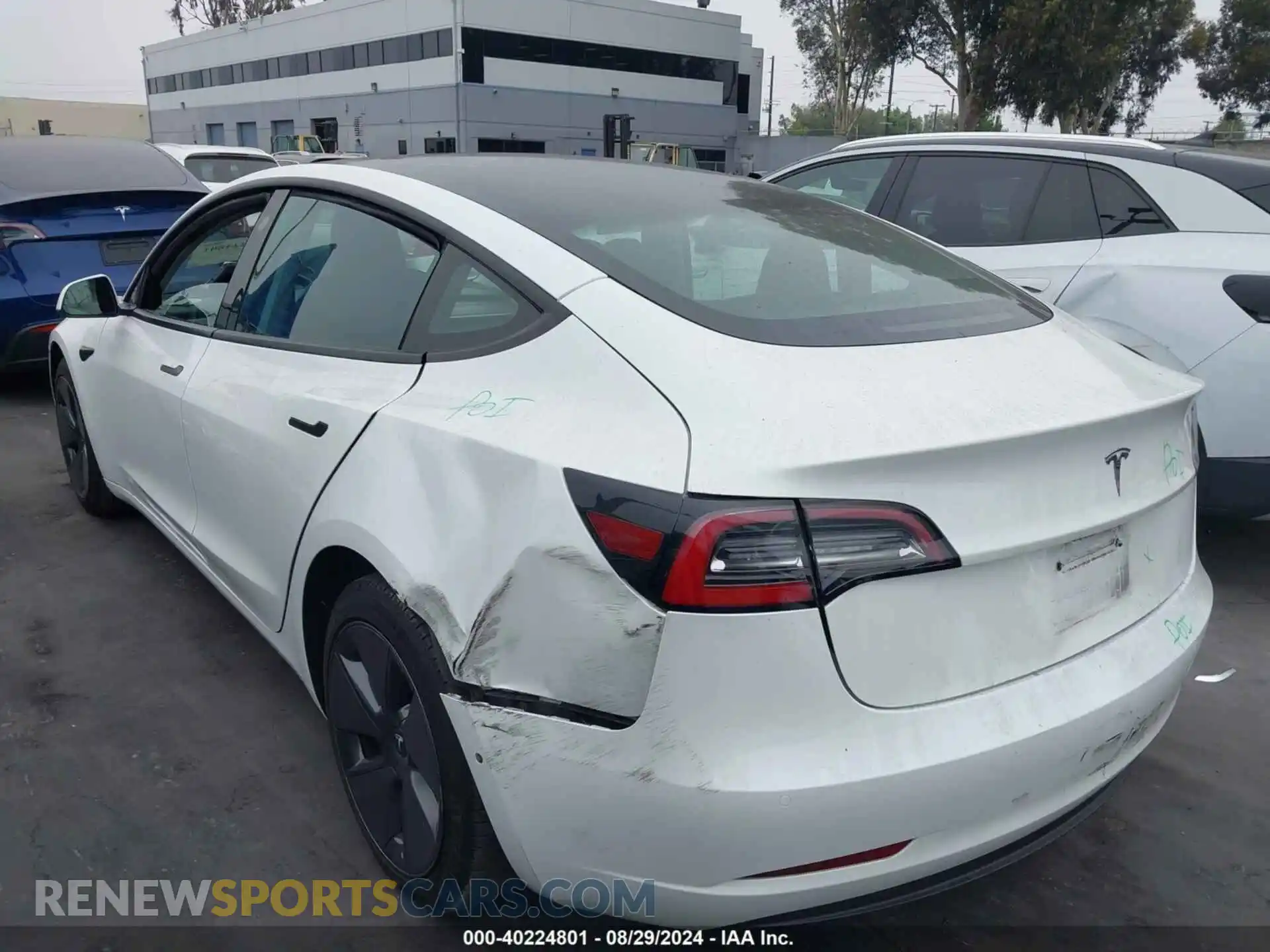 3 Photograph of a damaged car 5YJ3E1EAXMF074796 TESLA MODEL 3 2021