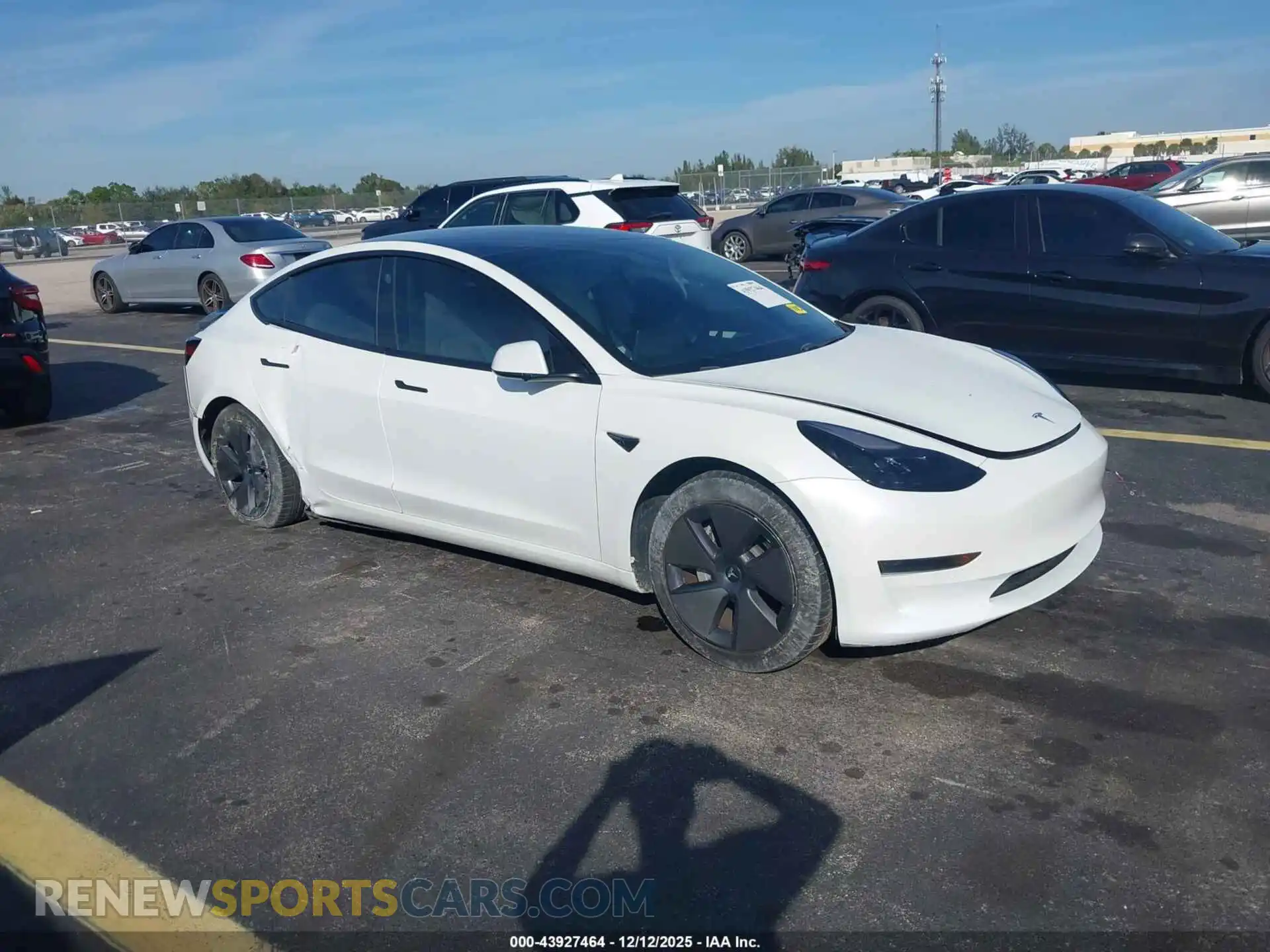1 Photograph of a damaged car 5YJ3E1EAXMF083661 TESLA MODEL 3 2021