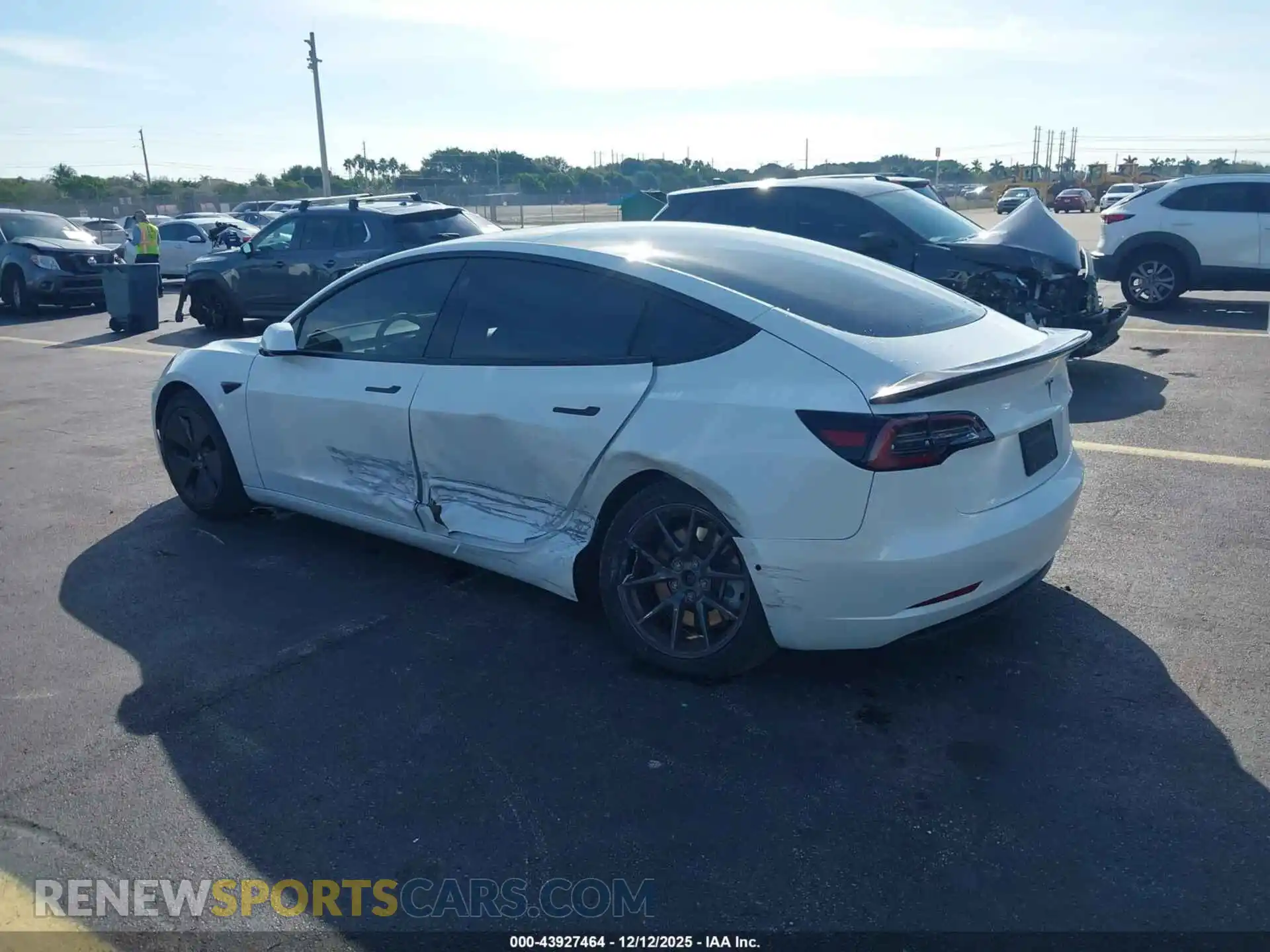 3 Photograph of a damaged car 5YJ3E1EAXMF083661 TESLA MODEL 3 2021