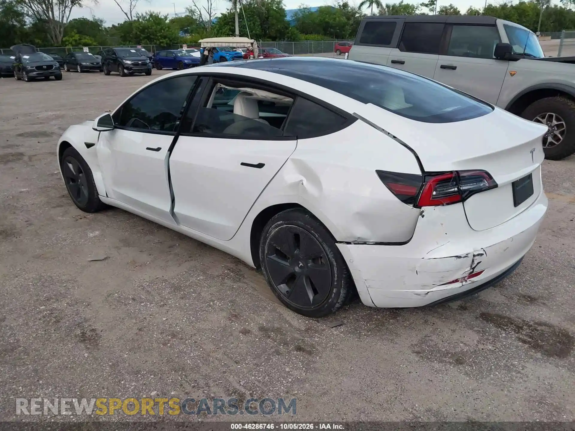 3 Photograph of a damaged car 5YJ3E1EAXMF094434 TESLA MODEL 3 2021