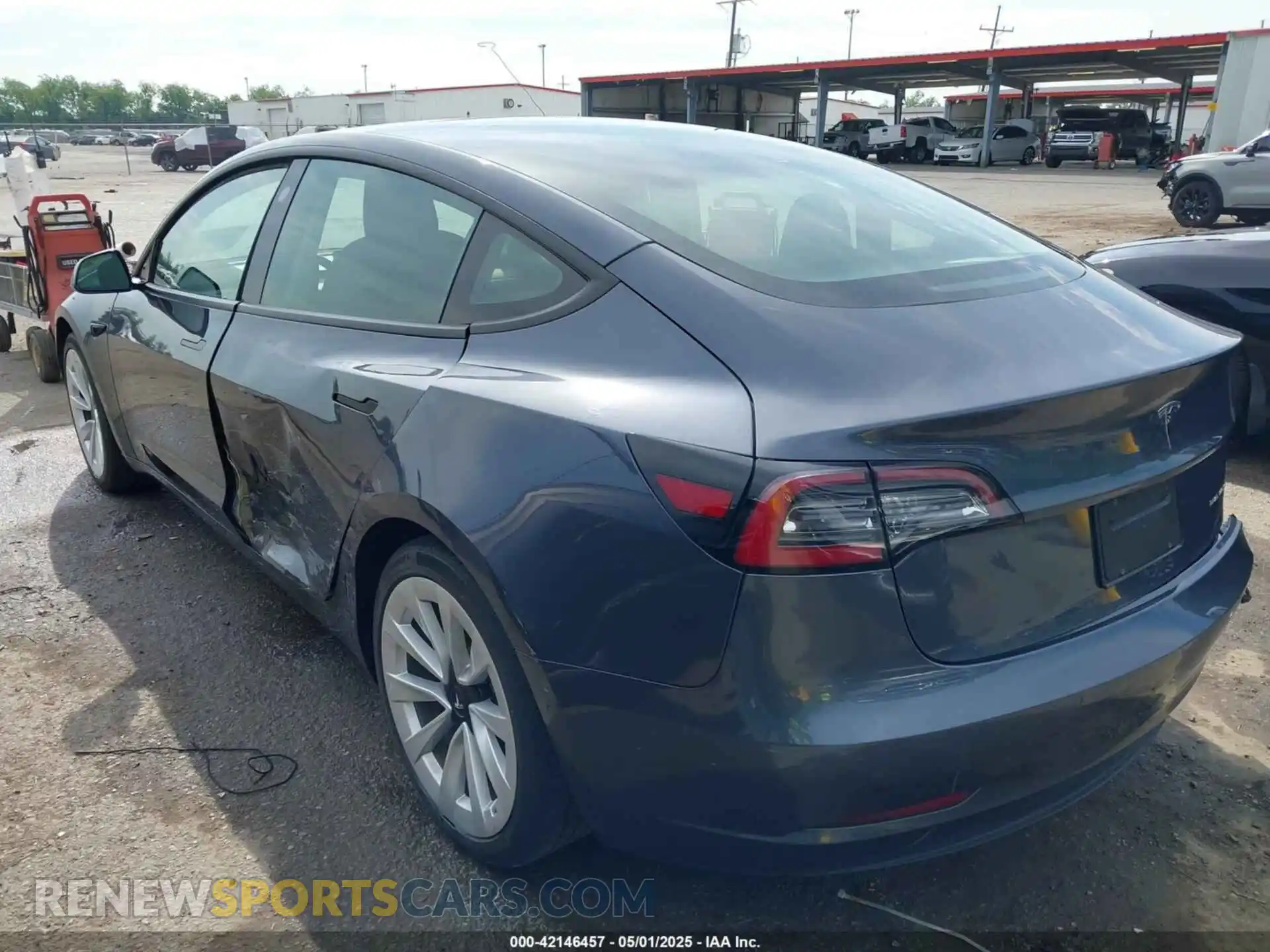 3 Photograph of a damaged car 5YJ3E1EB0MF902654 TESLA MODEL 3 2021