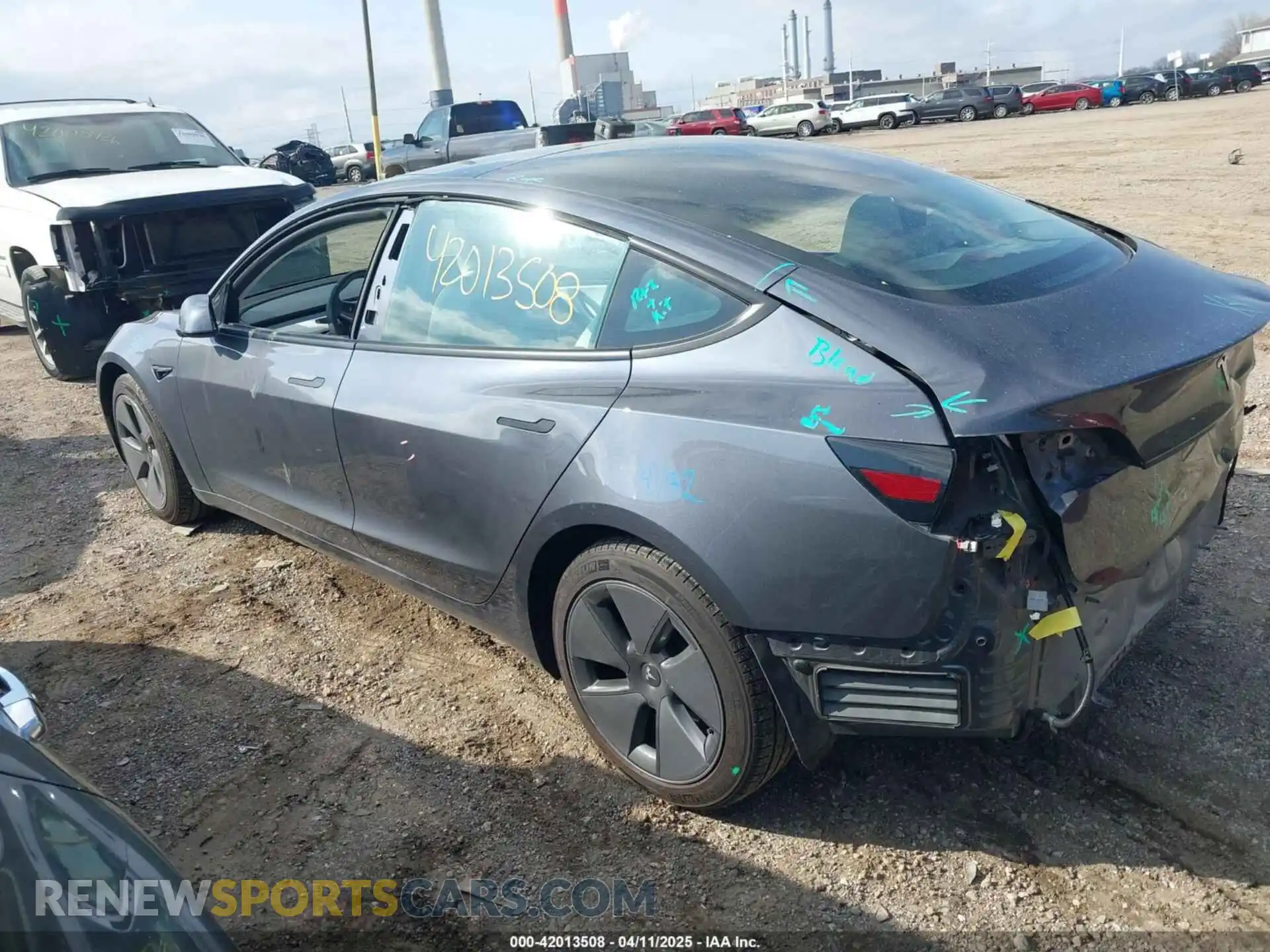 3 Photograph of a damaged car 5YJ3E1EB0MF903058 TESLA MODEL 3 2021