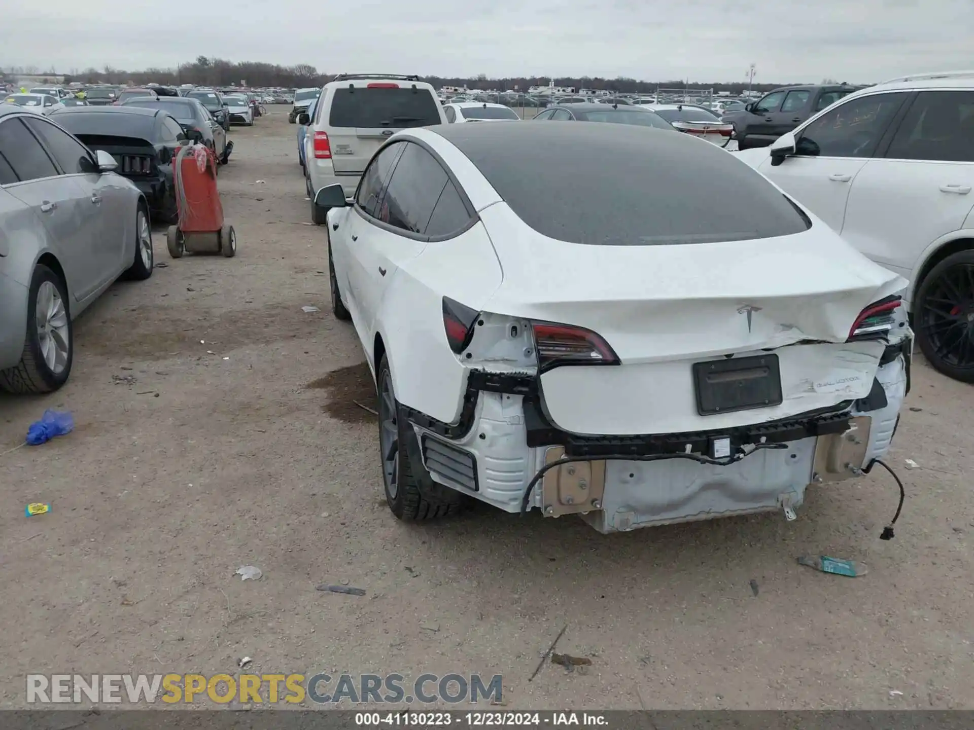 3 Photograph of a damaged car 5YJ3E1EB0MF937761 TESLA MODEL 3 2021