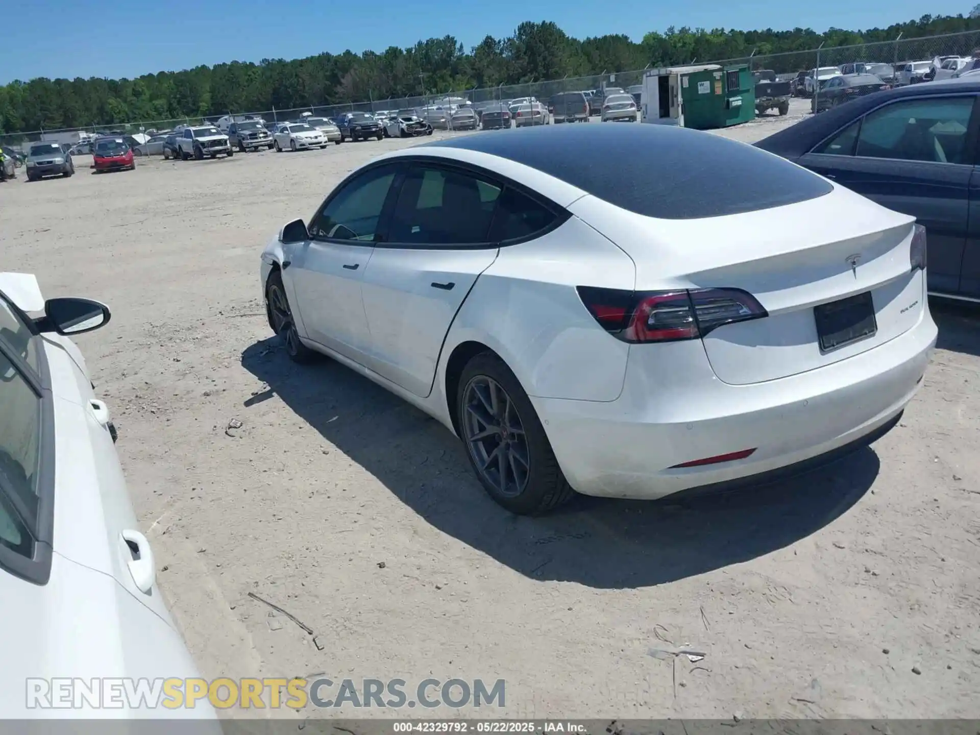 3 Photograph of a damaged car 5YJ3E1EB1MF062710 TESLA MODEL 3 2021