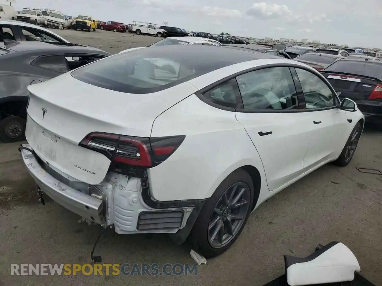 3 Photograph of a damaged car 5YJ3E1EB1MF937669 TESLA MODEL 3 2021